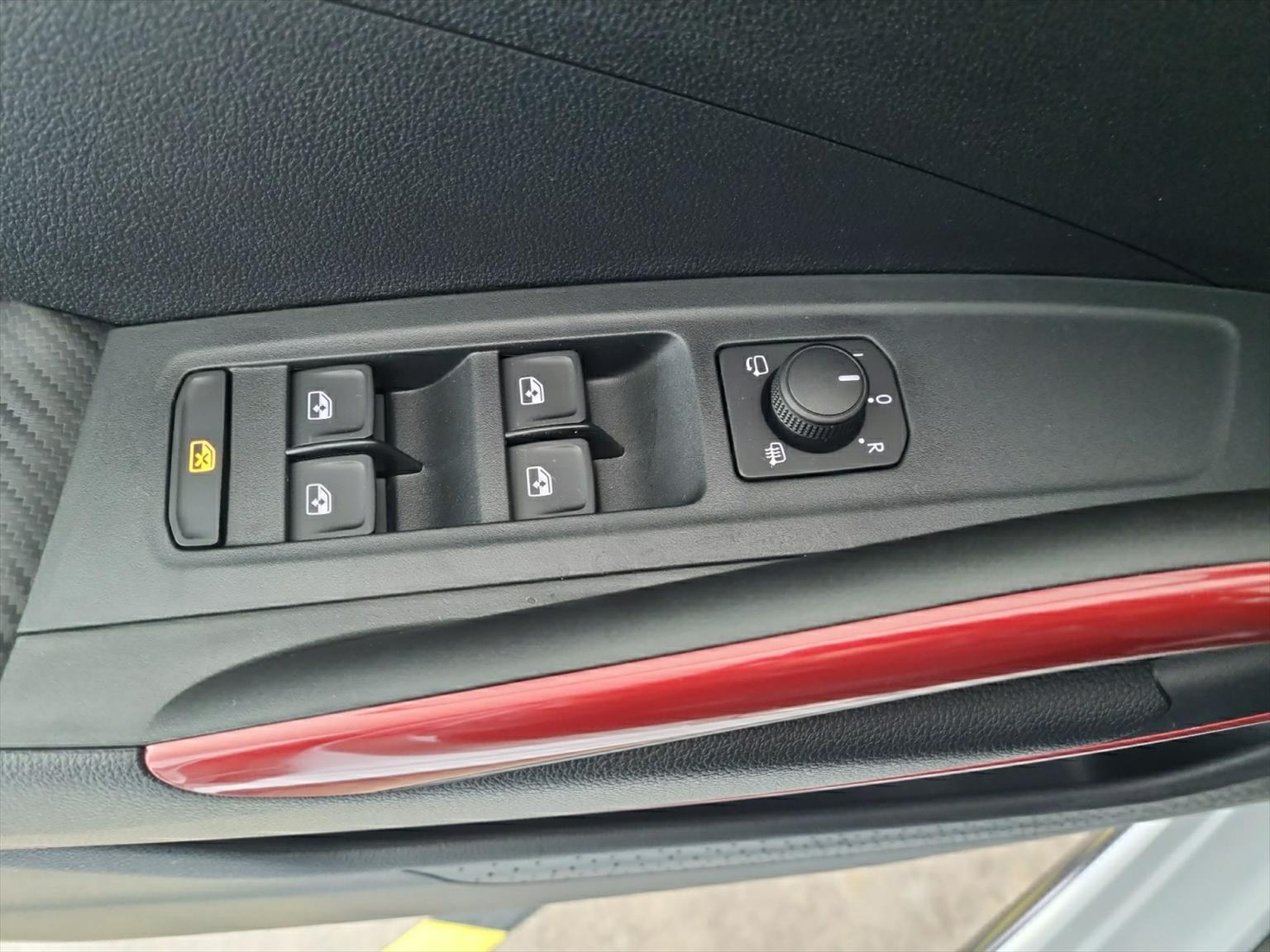SKODA Fabia Monte Carlo 1.0 TSI DSG Pano-image-12
