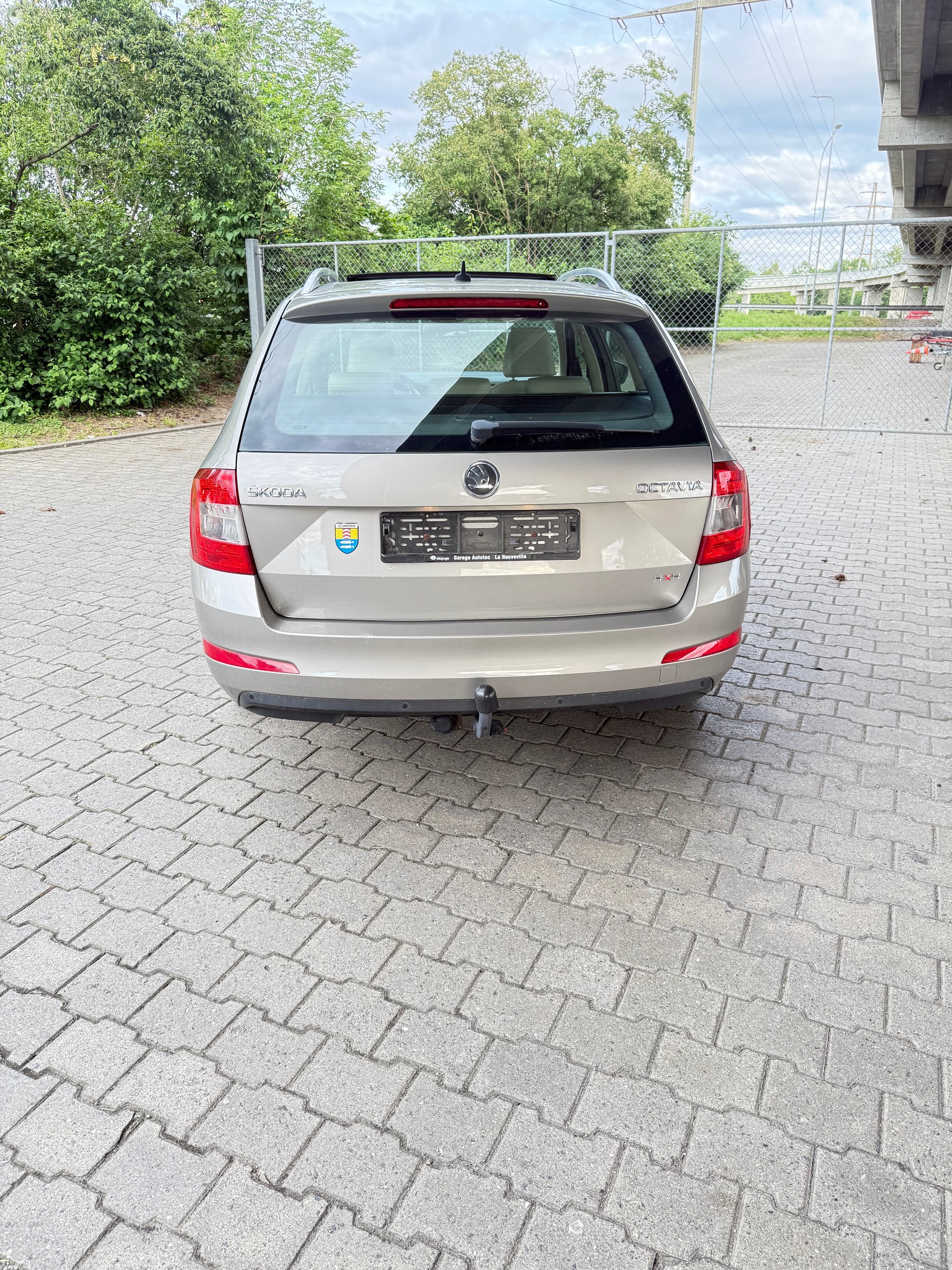 SKODA Octavia Combi 1.8 TSI Elegance 4x4 DSG-image-7