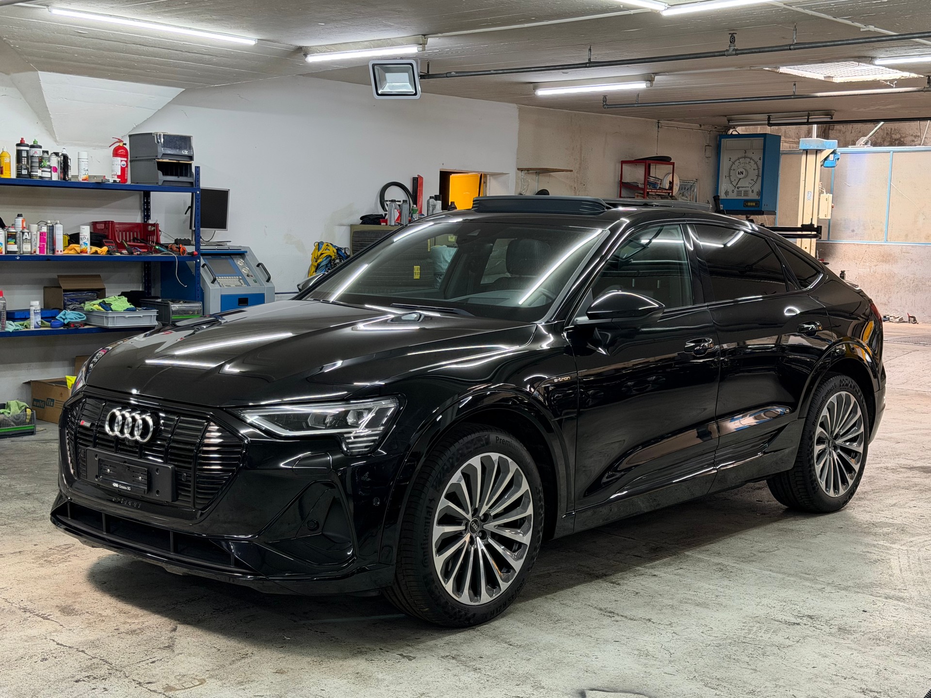 AUDI e-tron 55 Sportback S Line Black Edition quattro-image-0