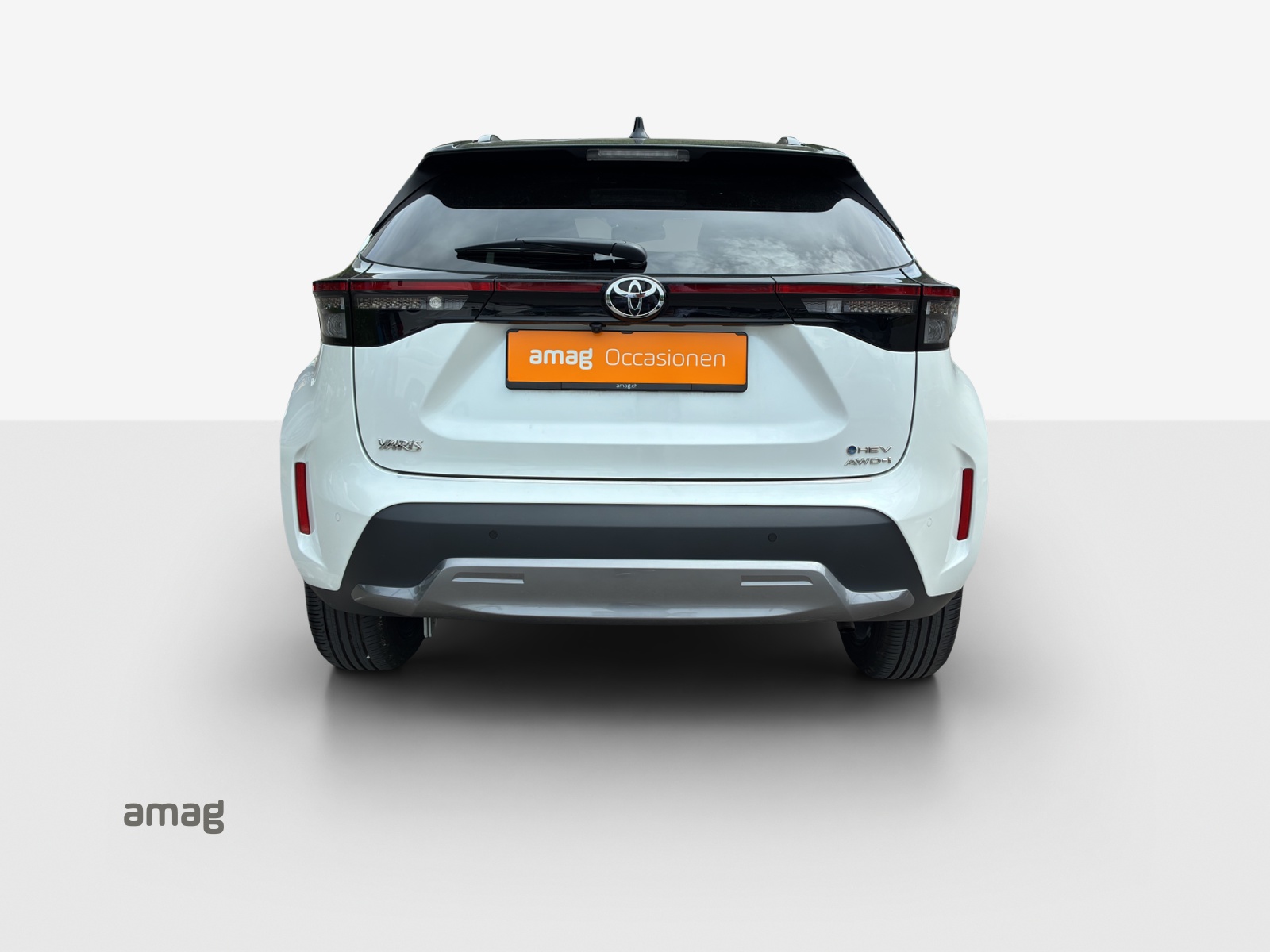 TOYOTA Yaris Cross 1.5 Premier Edition AWDi e-CVT-showroom-element-3
