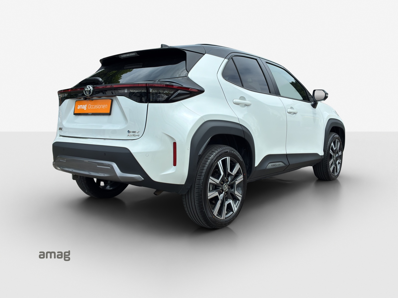 TOYOTA Yaris Cross 1.5 Premier Edition AWDi e-CVT-image-4