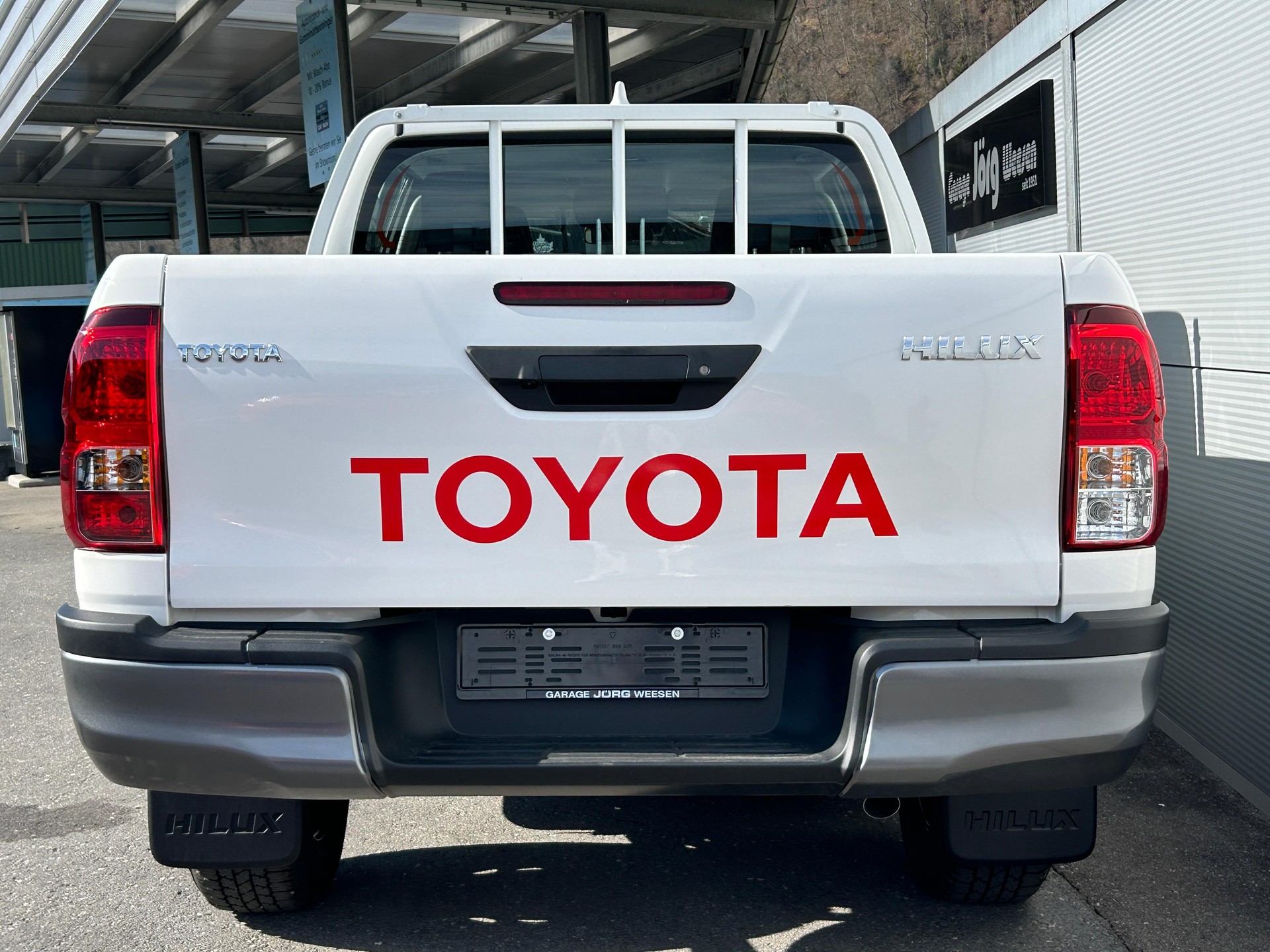 TOYOTA Hilux Double Cab.-Pick-up 2.8 D-4D 204 Comfort-image-4
