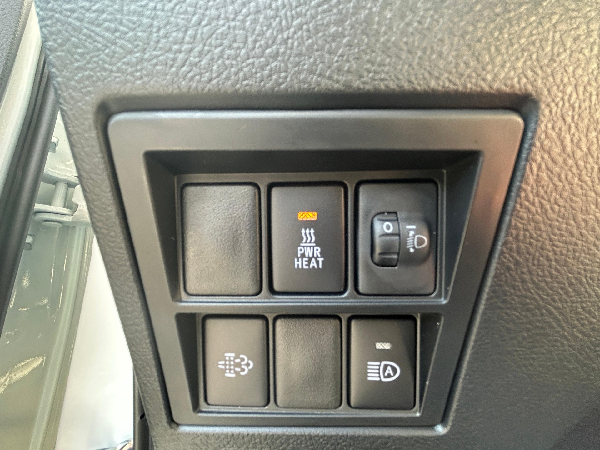 TOYOTA Hilux Double Cab.-Pick-up 2.8 D-4D 204 Comfort-image-14