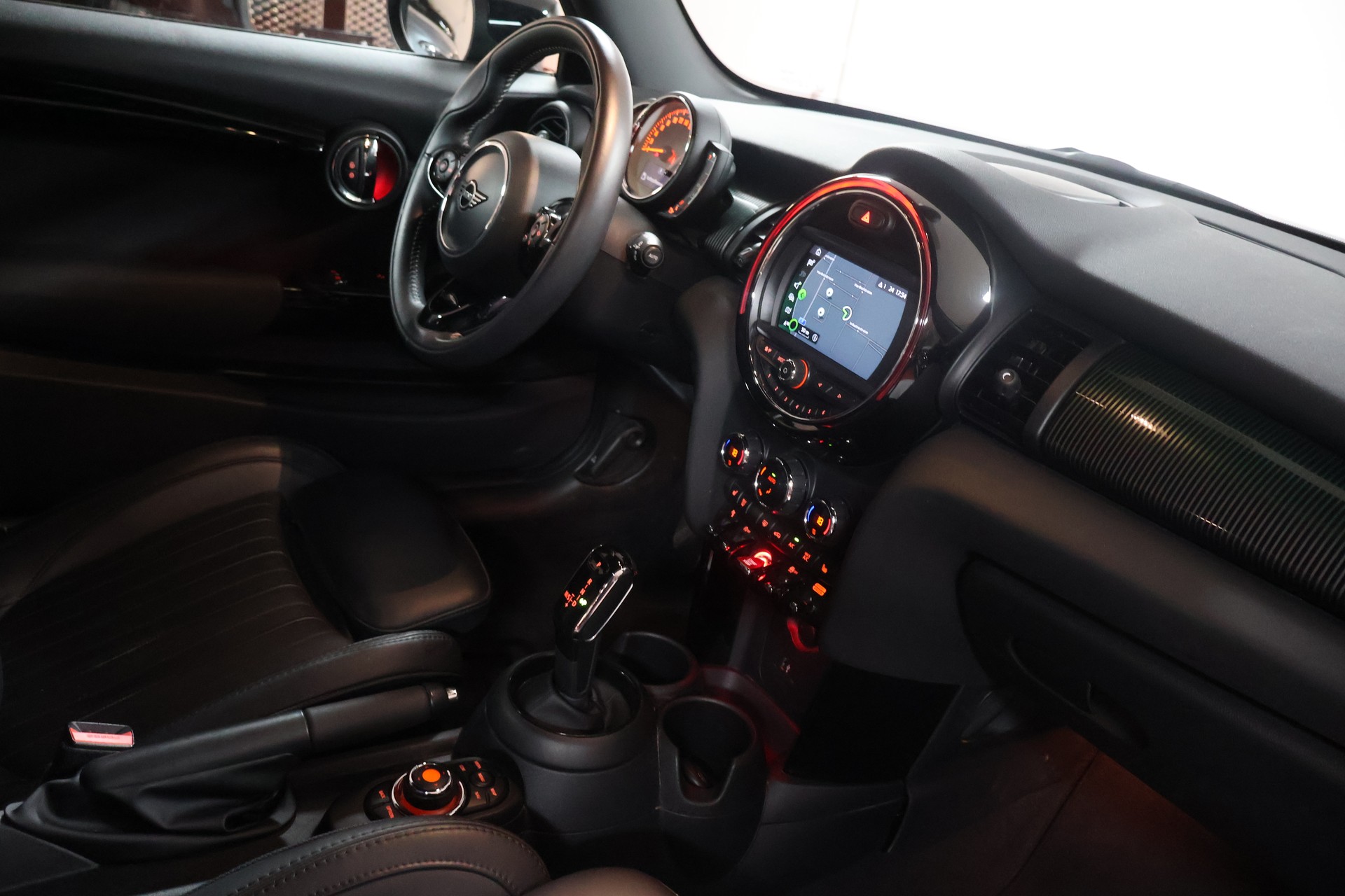 MINI Cooper Steptronic DKG-image-11
