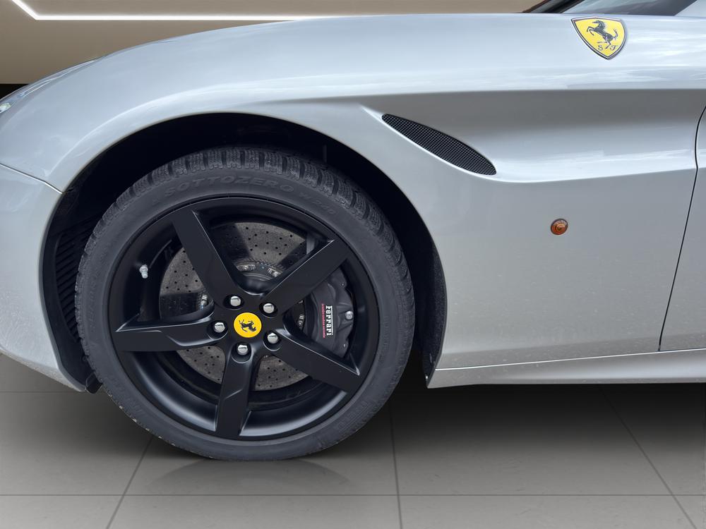 FERRARI CALIFORNIA 3.9 Turbo-image-15