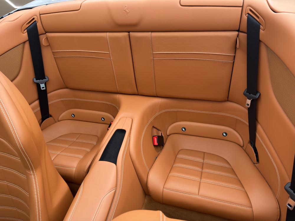 FERRARI CALIFORNIA 3.9 Turbo-image-12
