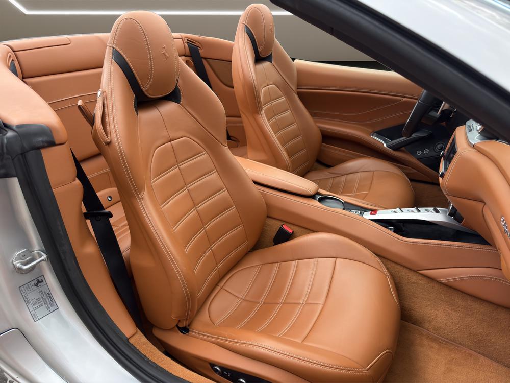 FERRARI CALIFORNIA 3.9 Turbo-image-11