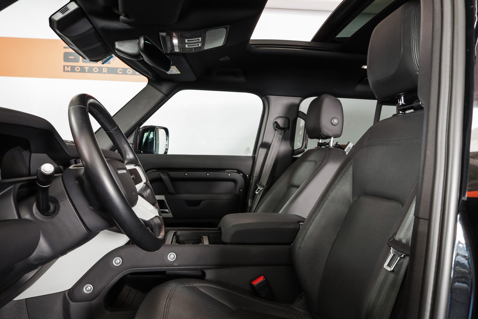 LAND ROVER Defender 110 P400e Si4 PHEV X AT8-image-11