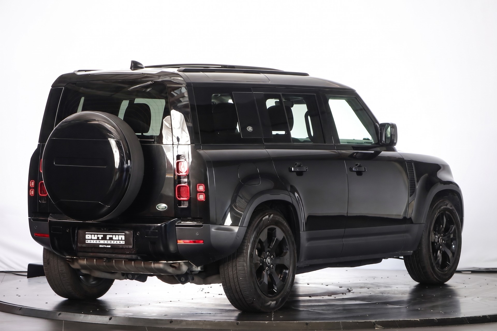 LAND ROVER Defender 110 P400e Si4 PHEV X AT8-image-4