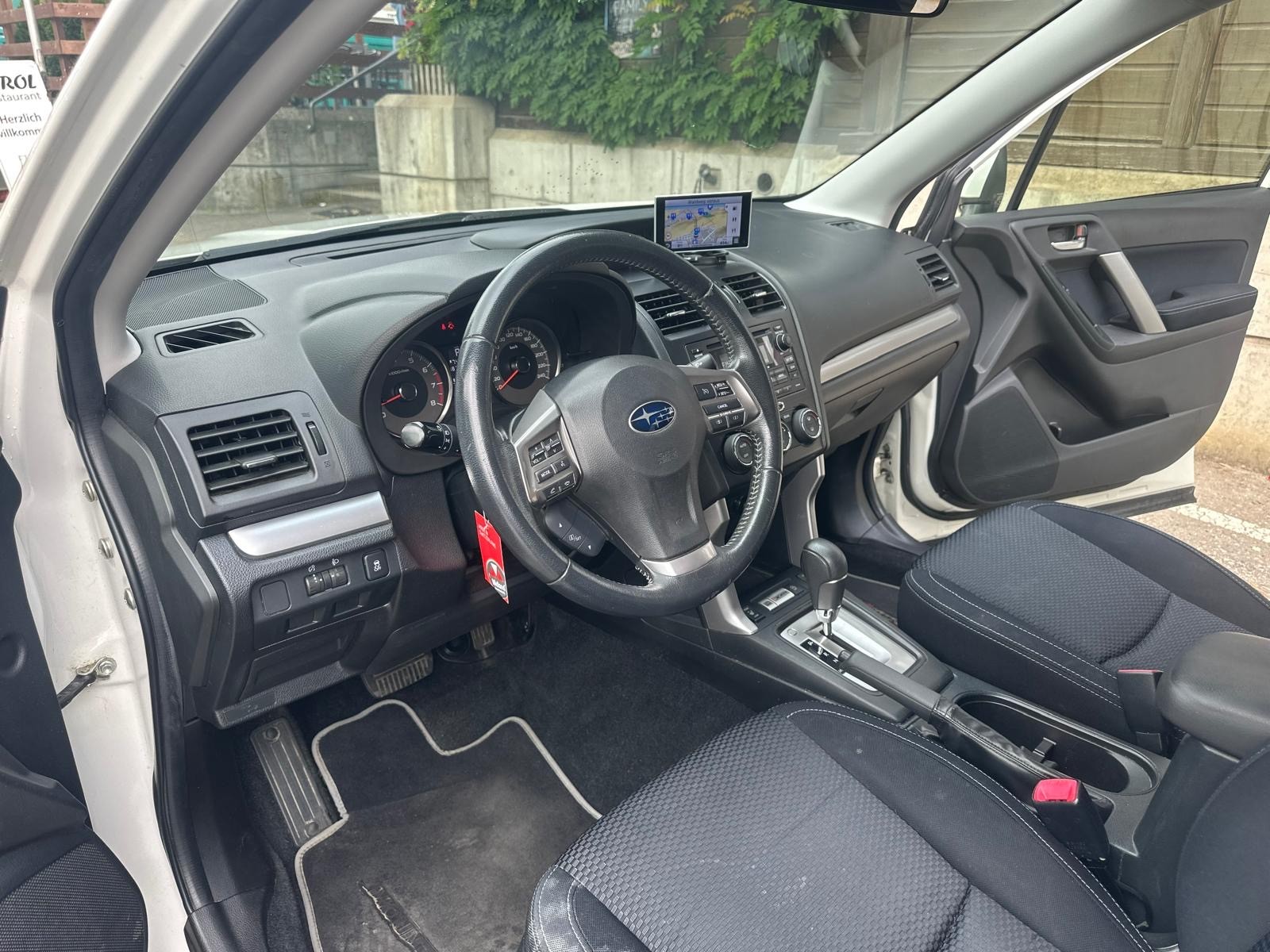 SUBARU Forester 2.0i Swiss Lineartronic-image-8