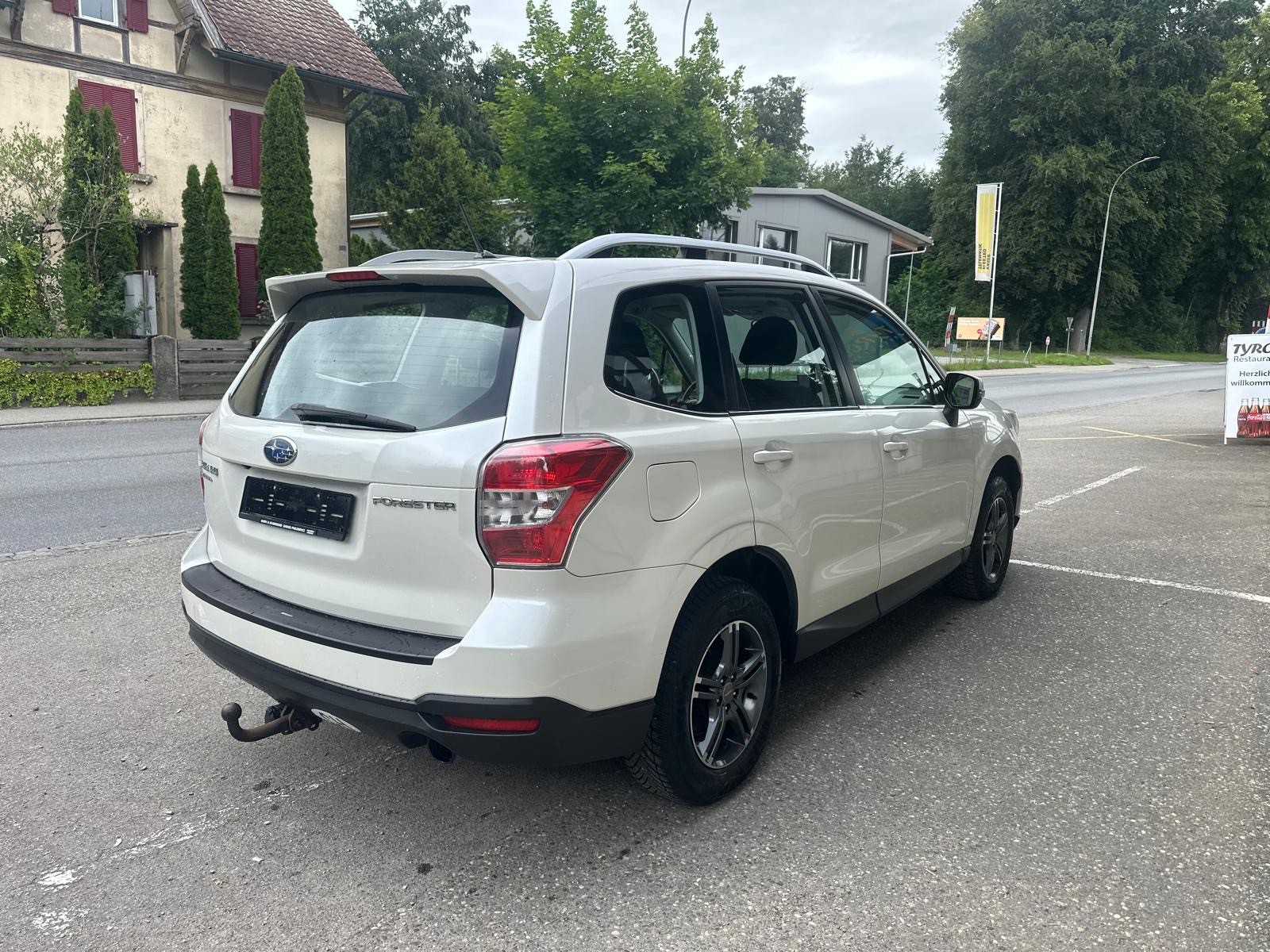 SUBARU Forester 2.0i Swiss Lineartronic-image-3