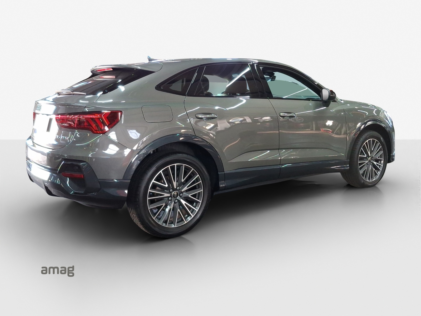 AUDI Q3 Sportback 35 TFSI Attraction S-tronic-image-4