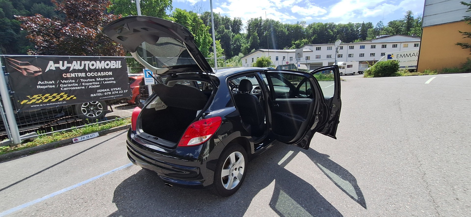 PEUGEOT 207 1.6 16V Swiss Edition-image-18