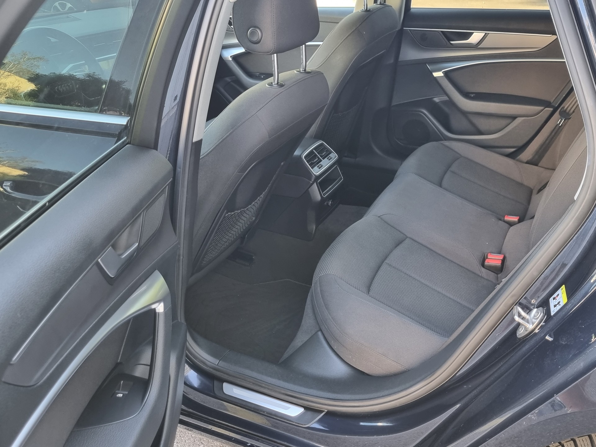 AUDI A6 Avant 40 TDI S-tronic-image-12
