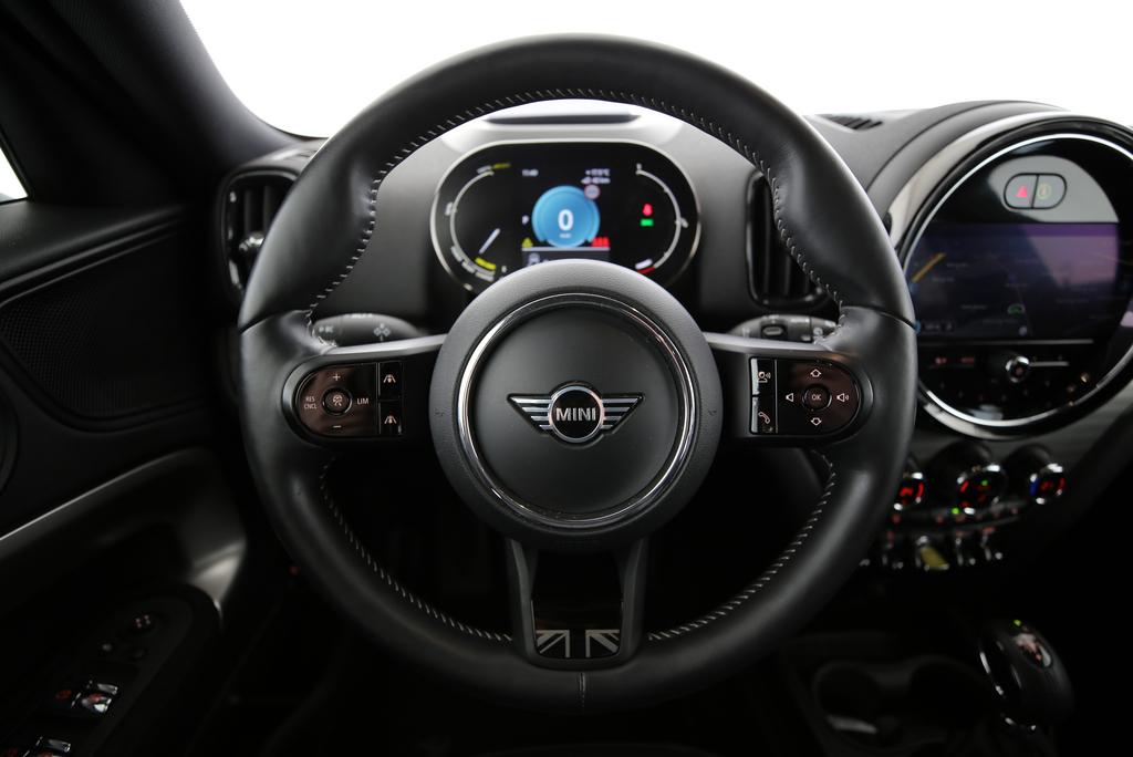 MINI Countryman F60 1.5i Cooper S E ALL4-image-5
