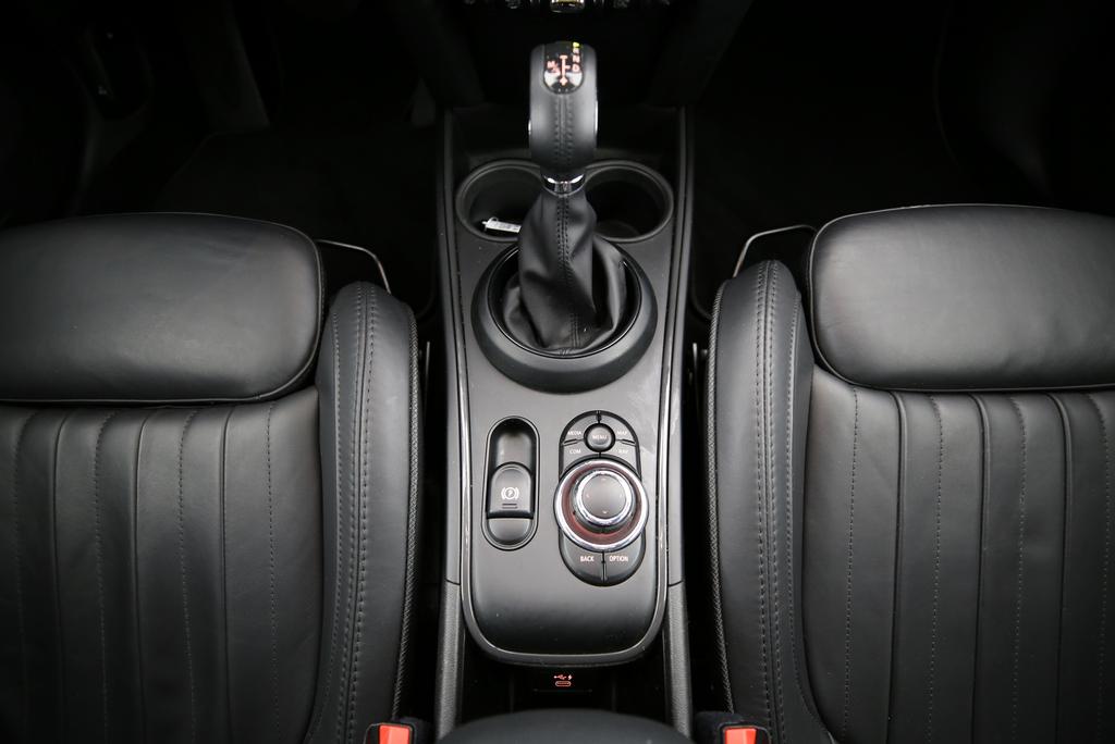 MINI Countryman F60 1.5i Cooper S E ALL4-image-9