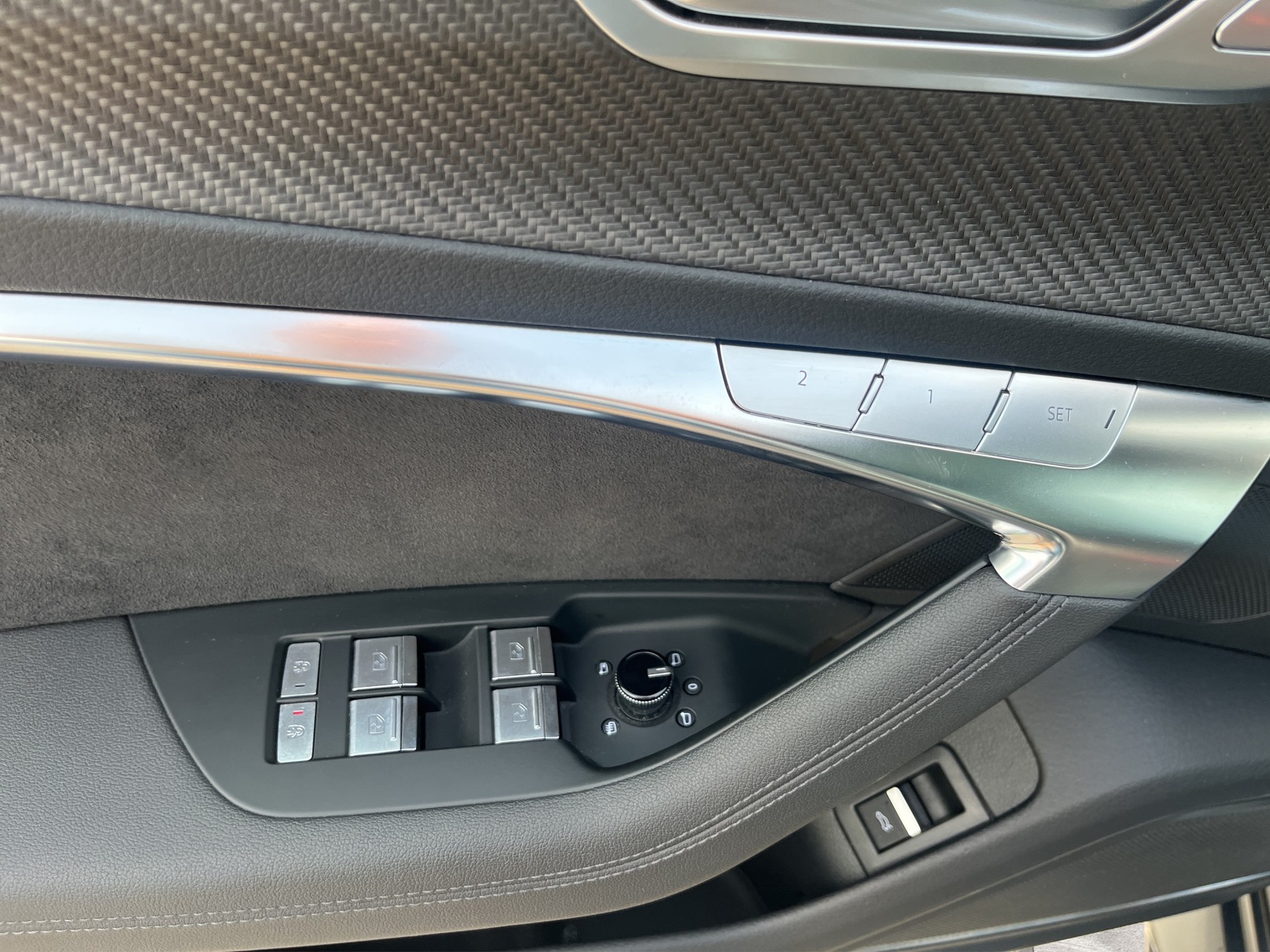 AUDI RS6 Avant 4.0 TFSI V8 qu.*ABT, daytonagrau matt, Sitzlüftung, RS-Keramikbremse, B&O, 305 km/h*-image-16
