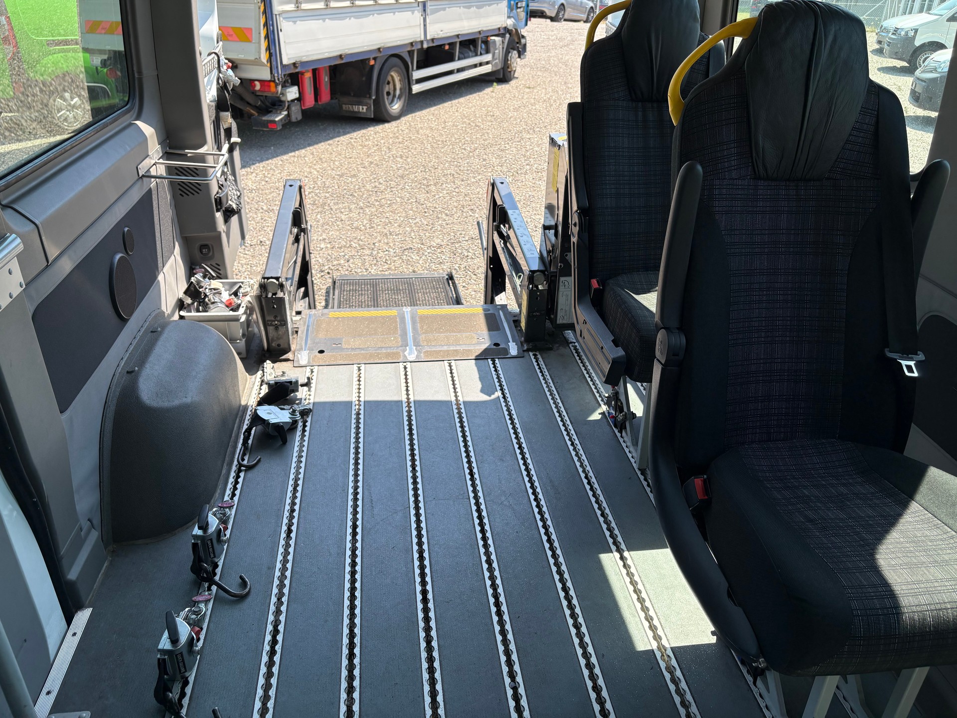 MERCEDES-BENZ Sprinter 213 CDI Kompakt 7G-Tronic-image-9