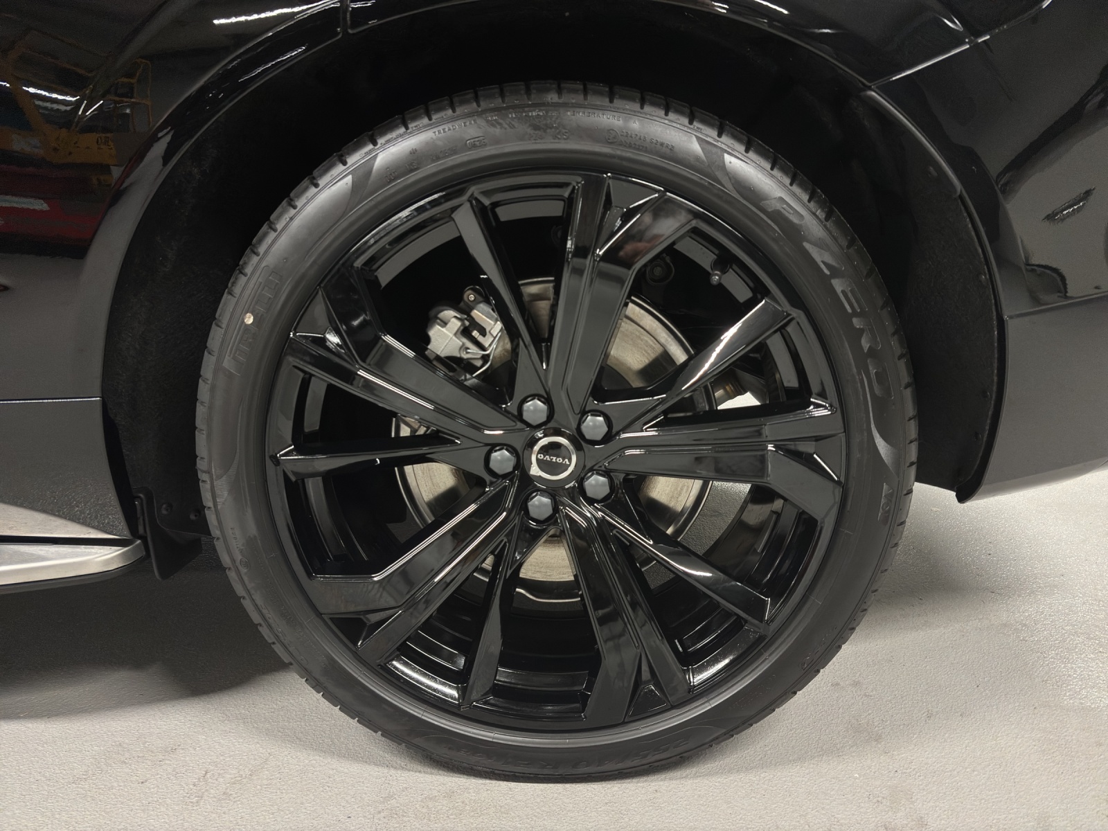 VOLVO XC60 2.0 B5 MH Black Edition AWD-image-14