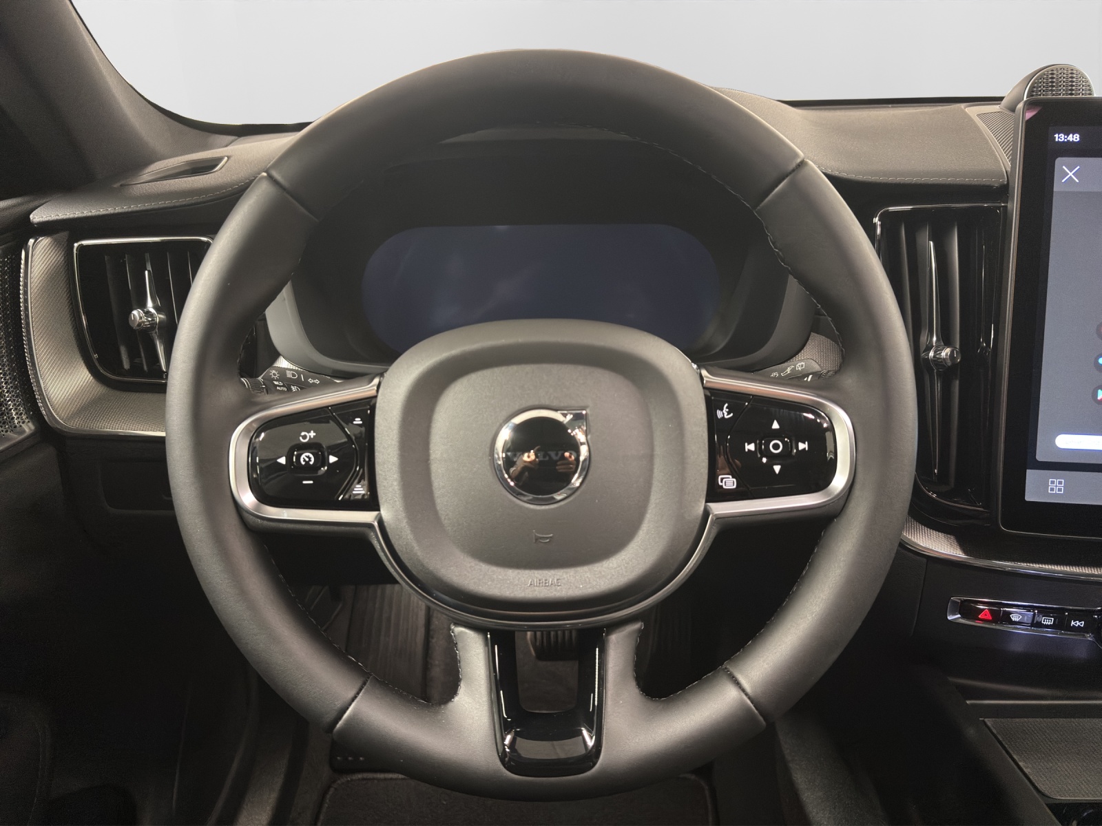 VOLVO XC60 2.0 B5 MH Black Edition AWD-image-7