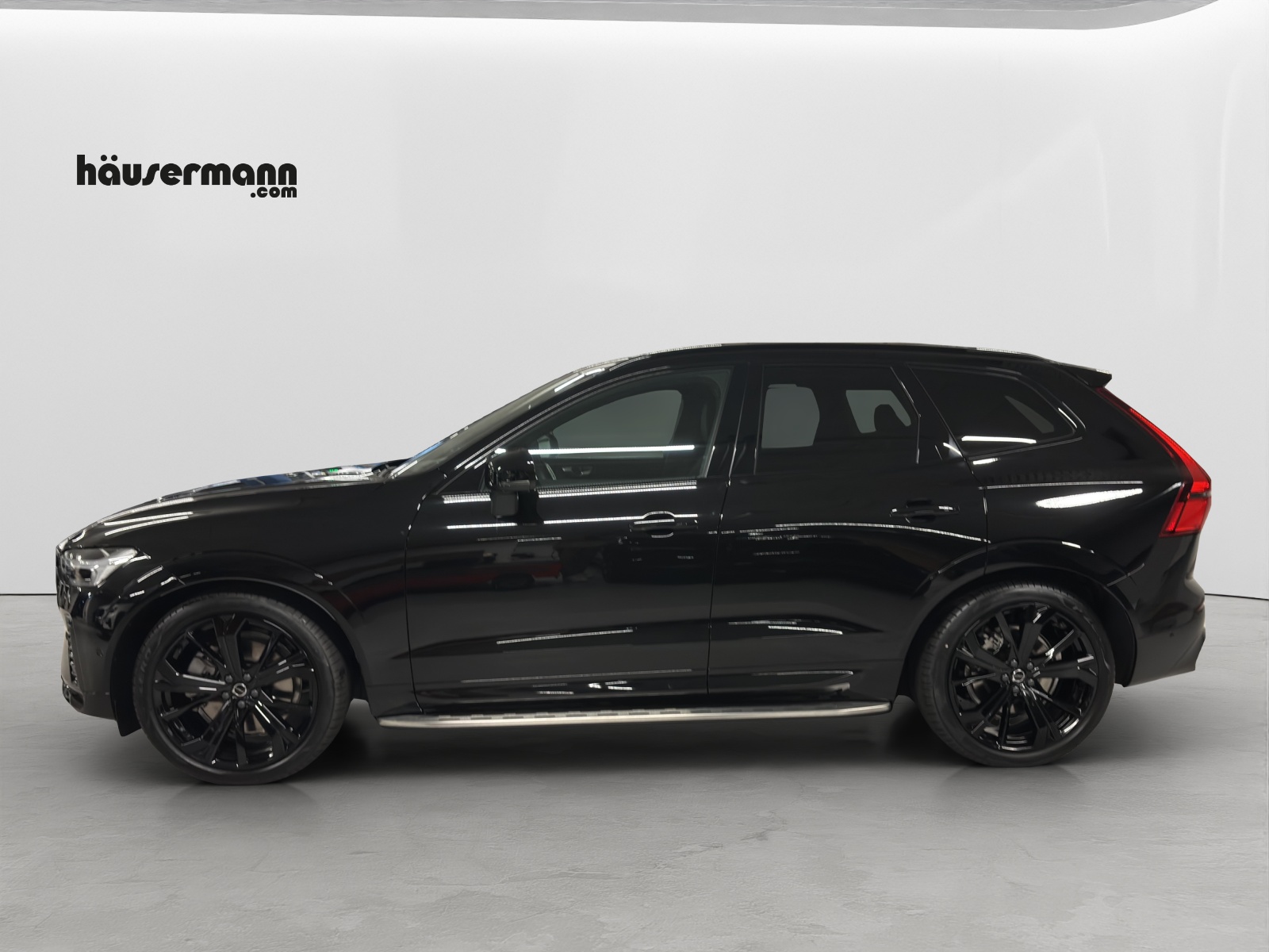 VOLVO XC60 2.0 B5 MH Black Edition AWD-image-1