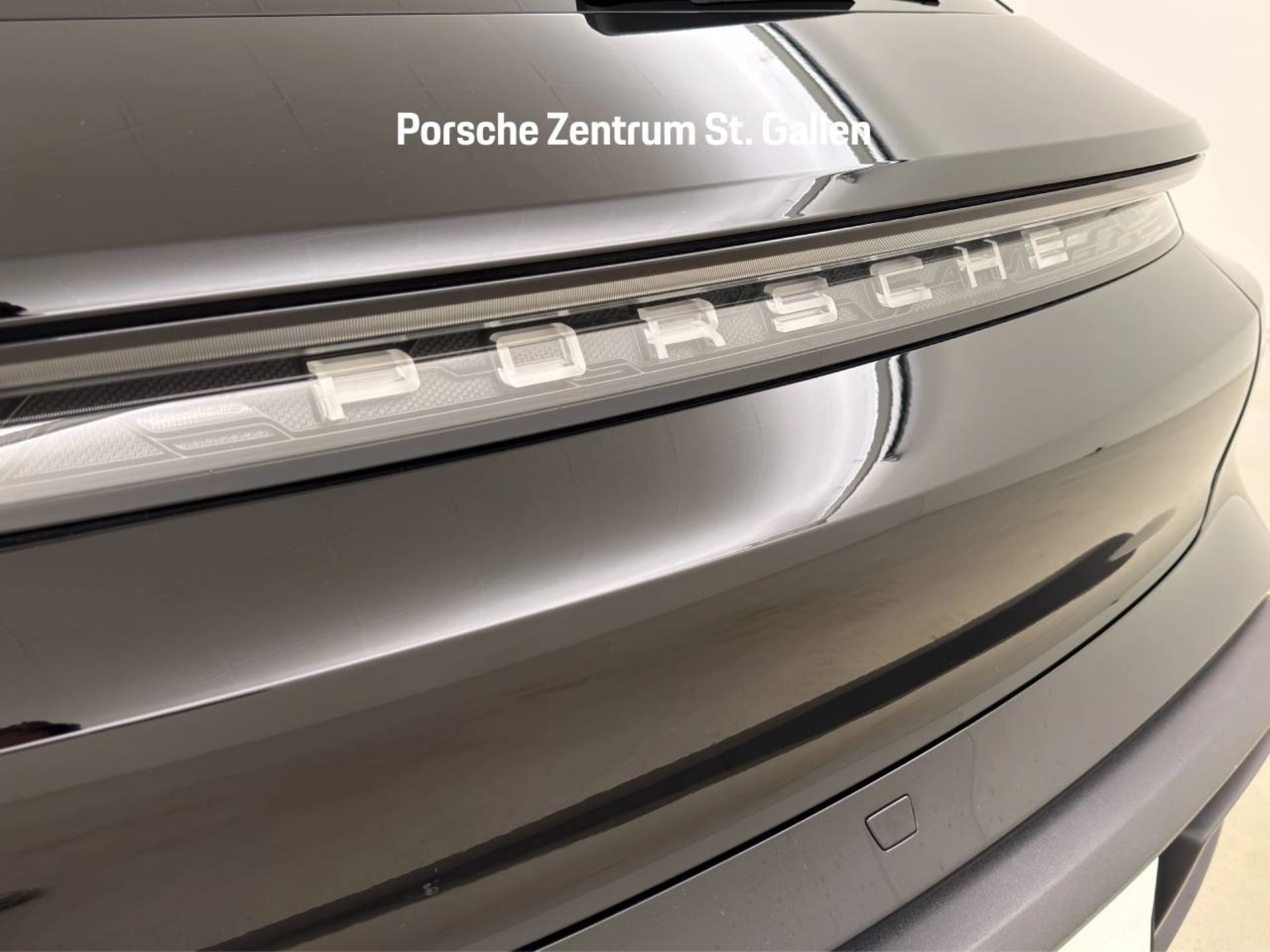 PORSCHE Taycan 4S Cross Turismo-image-11
