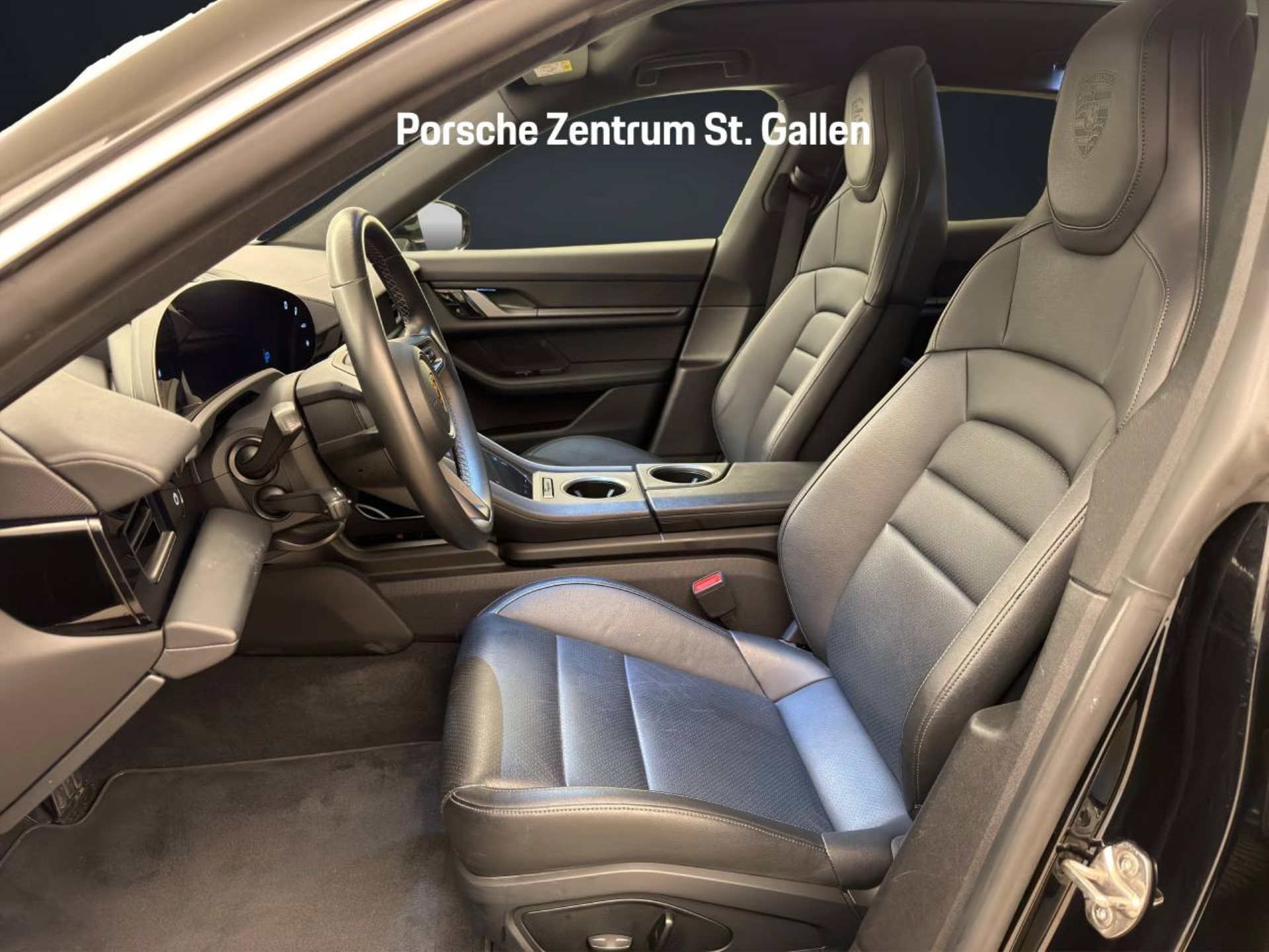 PORSCHE Taycan 4S Cross Turismo-image-4