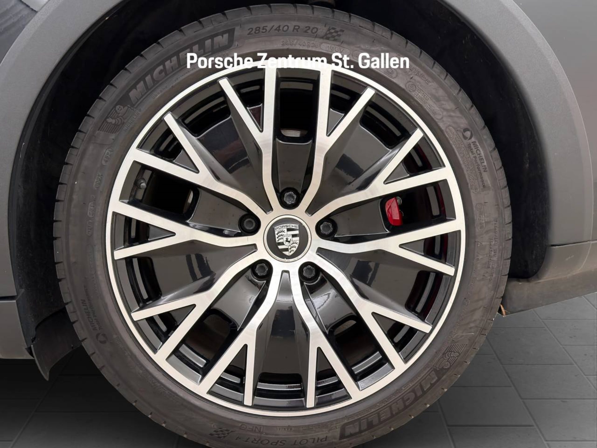 PORSCHE Taycan 4S Cross Turismo-image-10