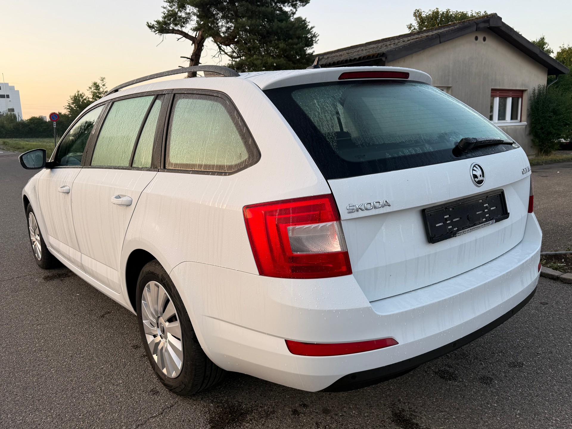 SKODA Octavia Combi 2.0 TDI Ambition 4x4 DSG-image-6