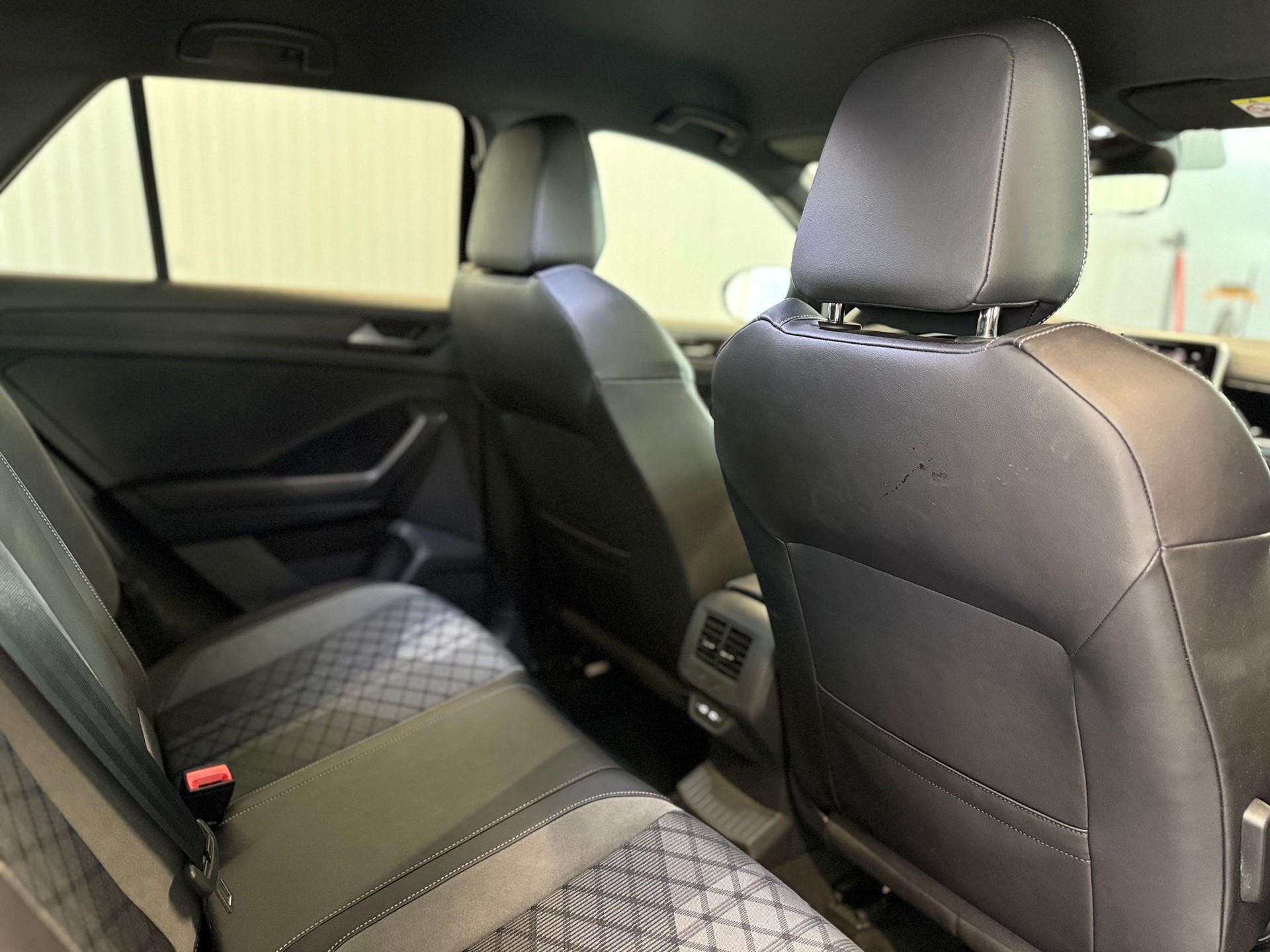 VW T-Roc 1.5 TSI EVO R-Line DSG-image-9