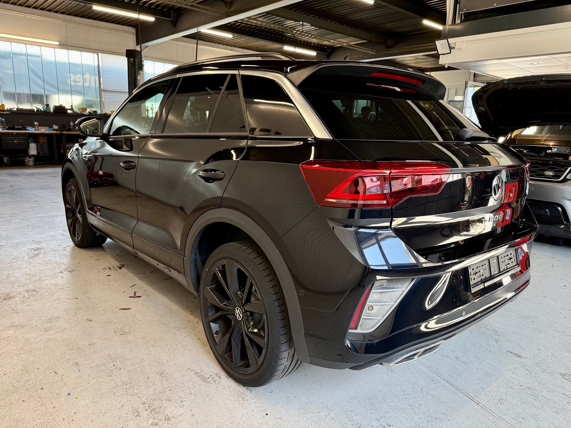 VW T-Roc 1.5 TSI EVO R-Line DSG-image-5