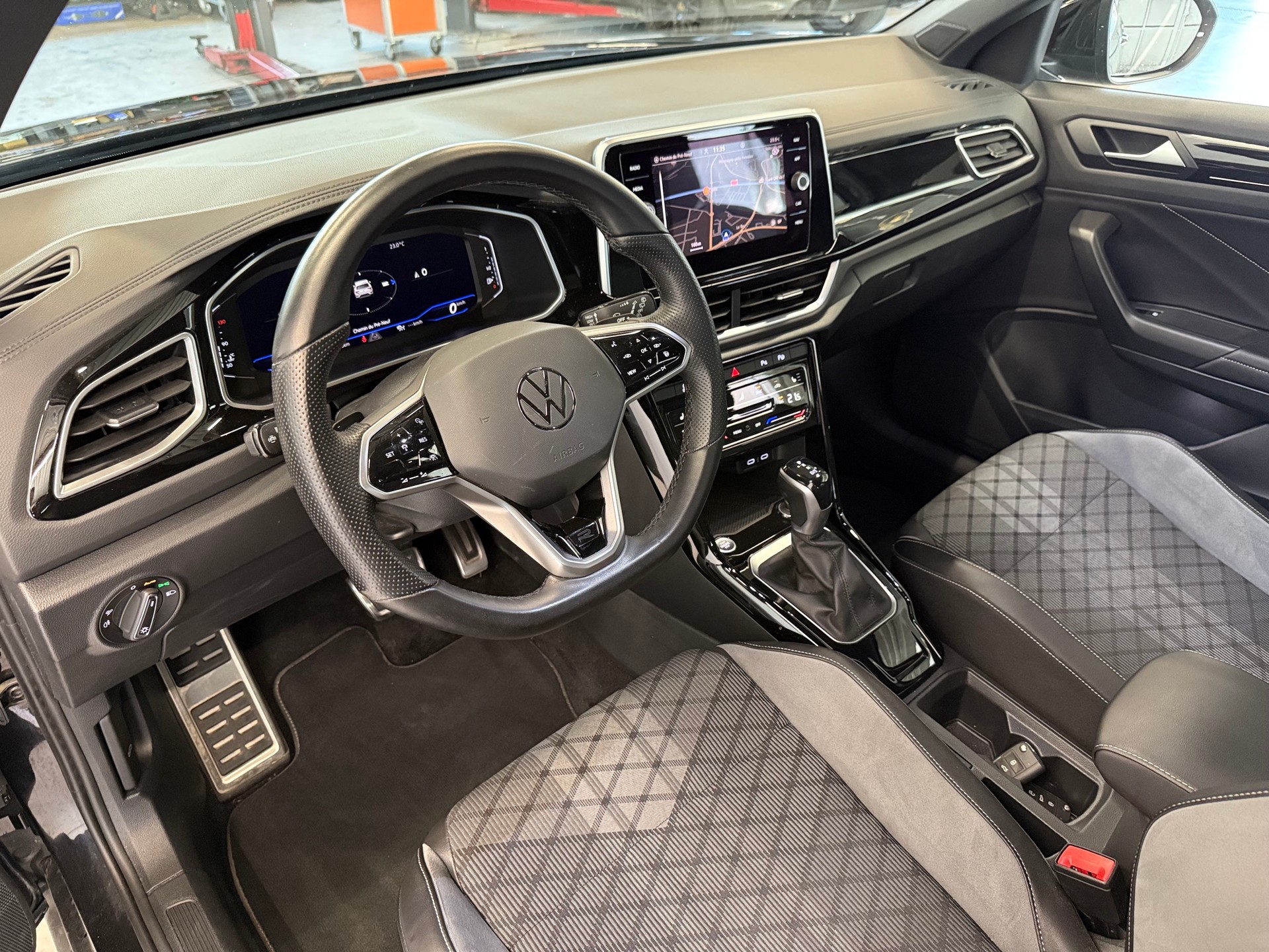 VW T-Roc 1.5 TSI EVO R-Line DSG-image-11