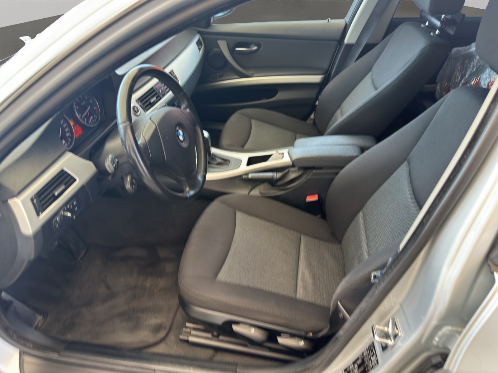 BMW 325i Steptronic-image-10