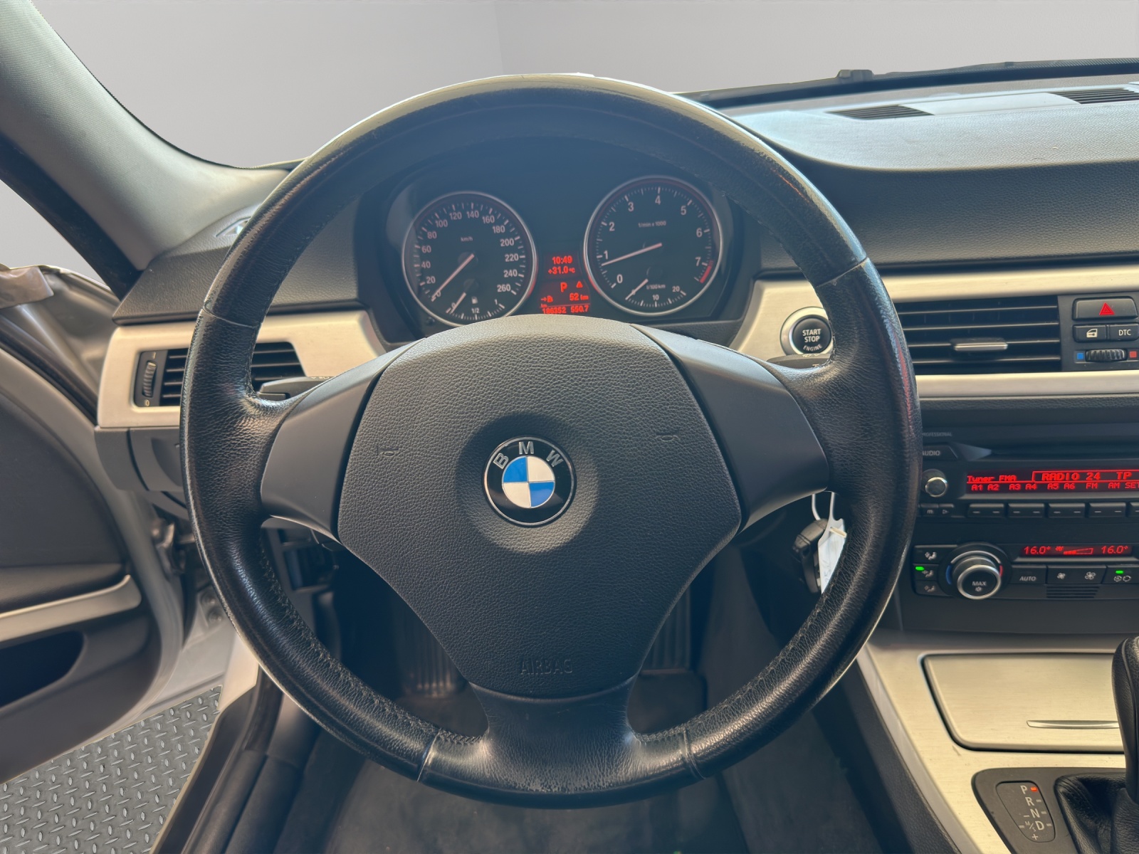BMW 325i Steptronic-image-17