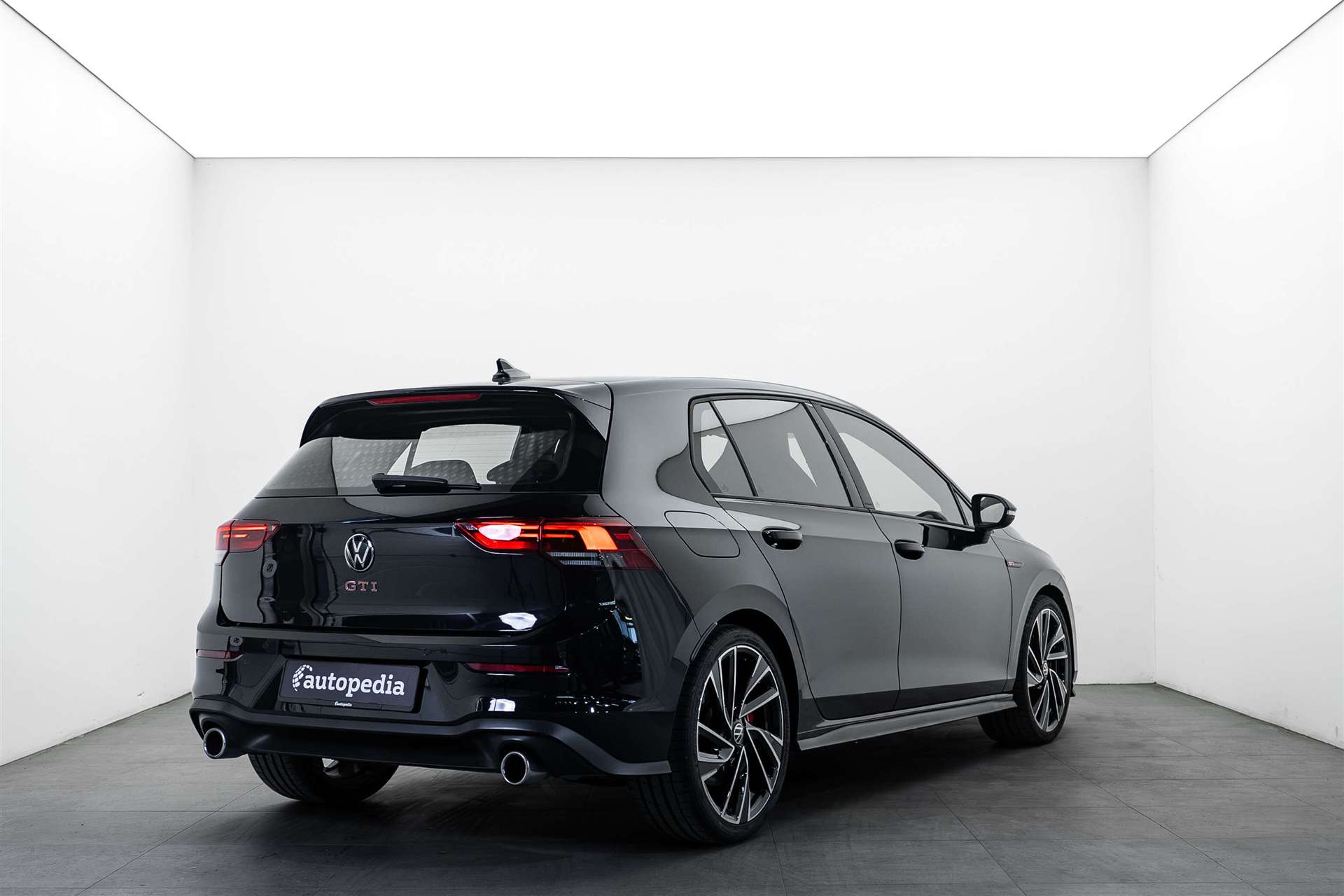 VW Golf 2.0 TSI GTI DSG 245PS-image-2