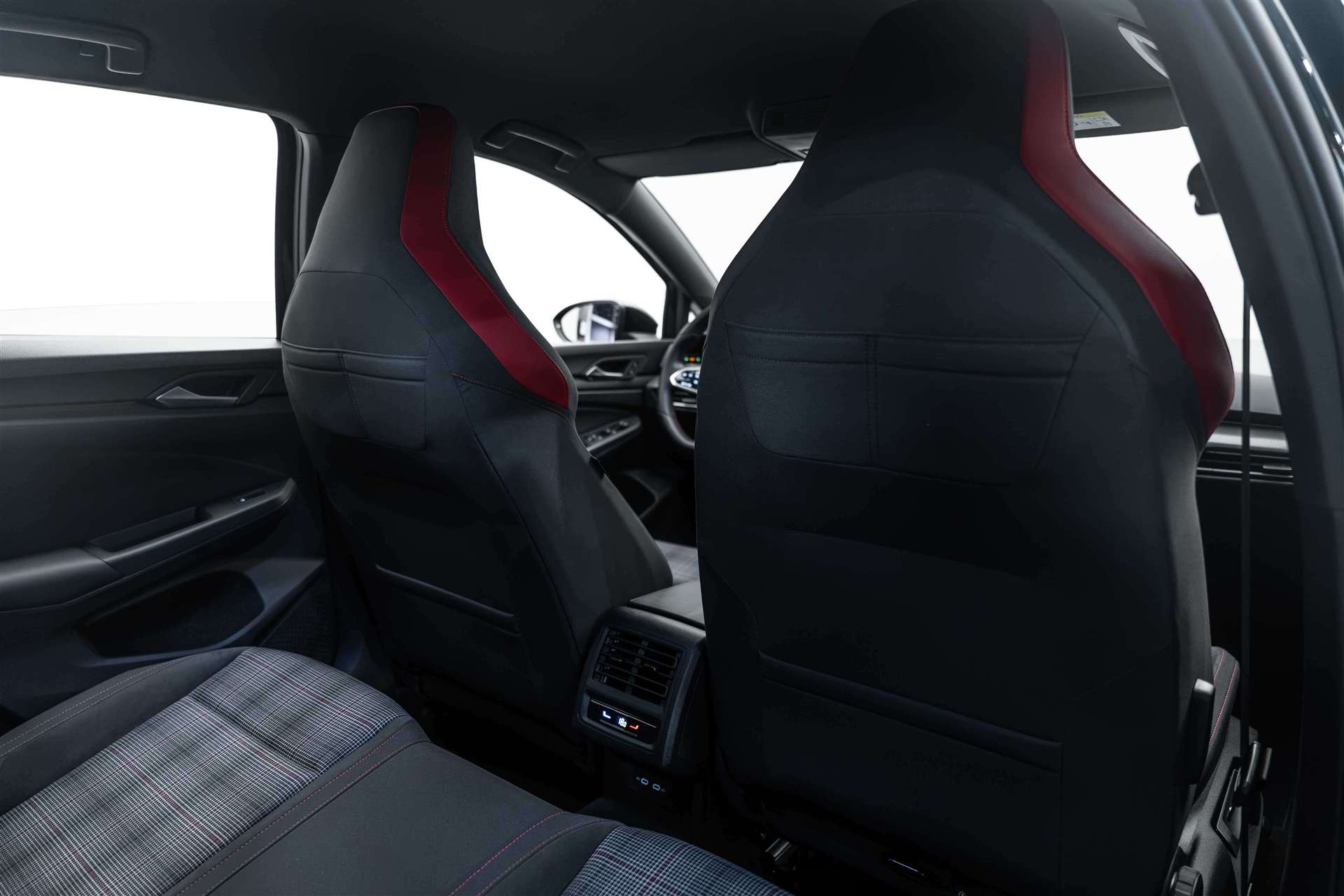 VW Golf 2.0 TSI GTI DSG 245PS-image-12