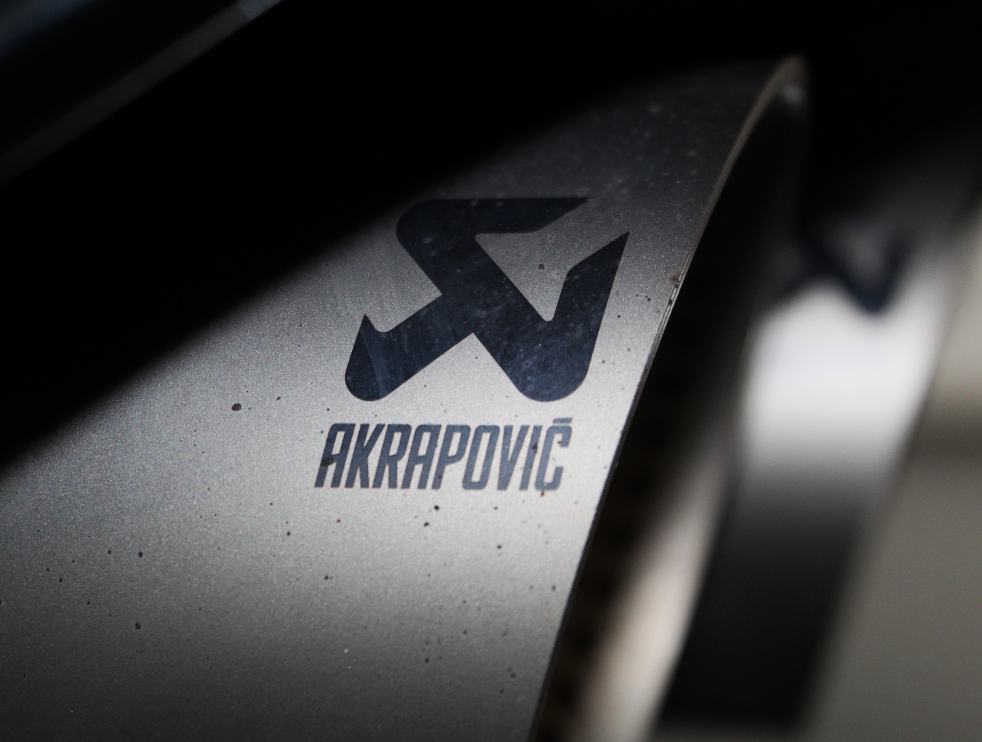 VW Tiguan 2.0TSI R 4Motion DSG "Black Style" Akrapovic / CH-Fahrzeug-image-29