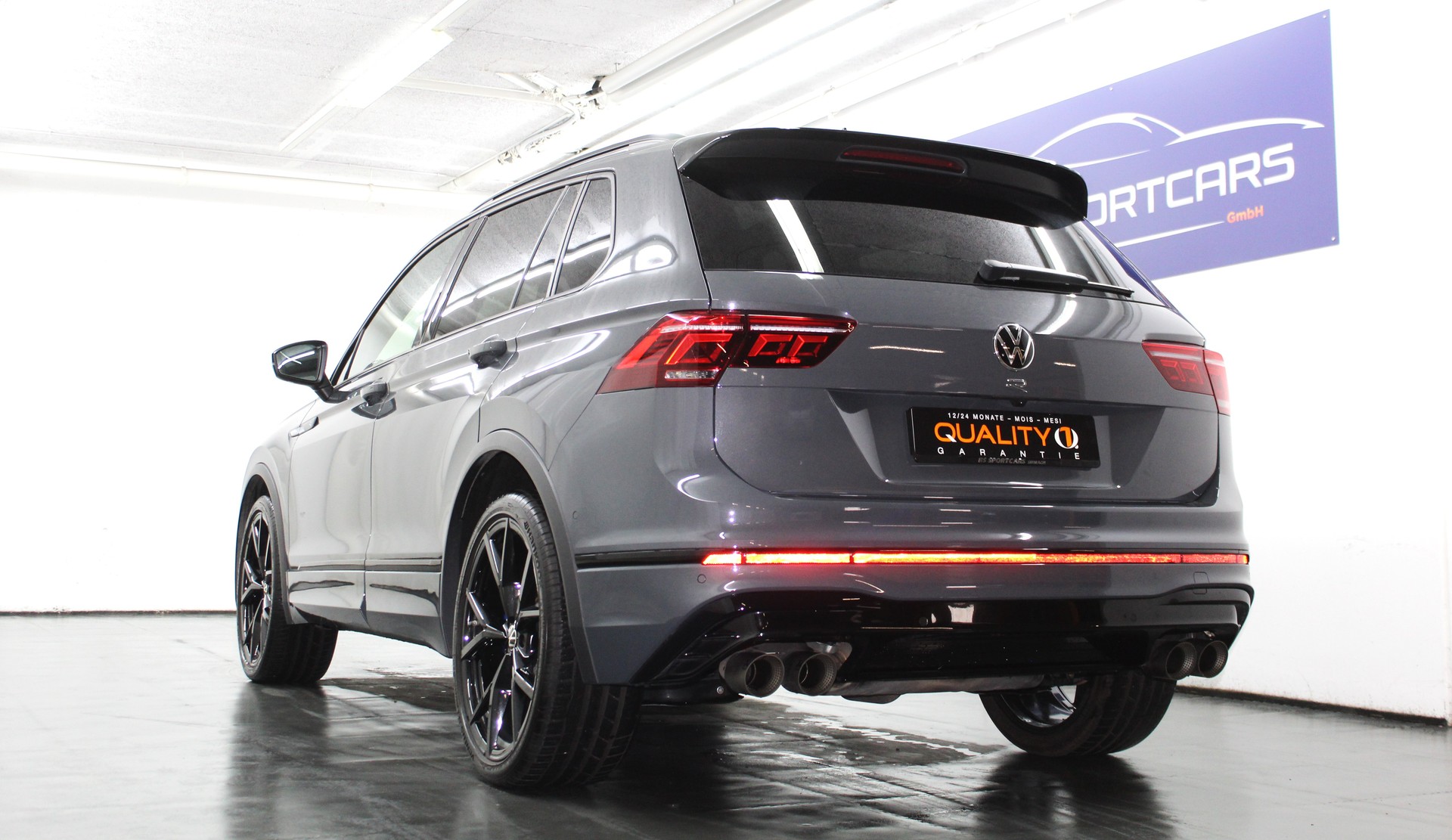 VW Tiguan 2.0TSI R 4Motion DSG "Black Style" Akrapovic / CH-Fahrzeug-image-4