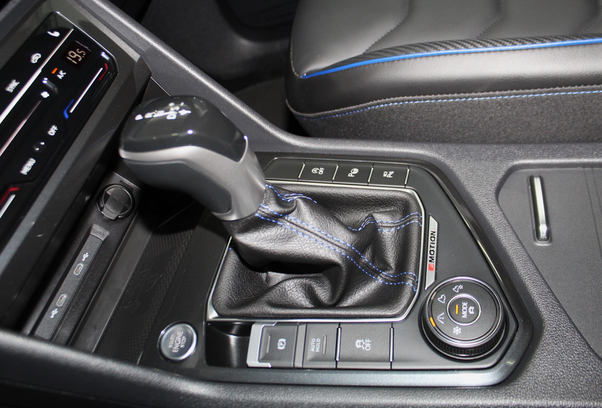 VW Tiguan 2.0TSI R 4Motion DSG "Black Style" Akrapovic / CH-Fahrzeug-image-15