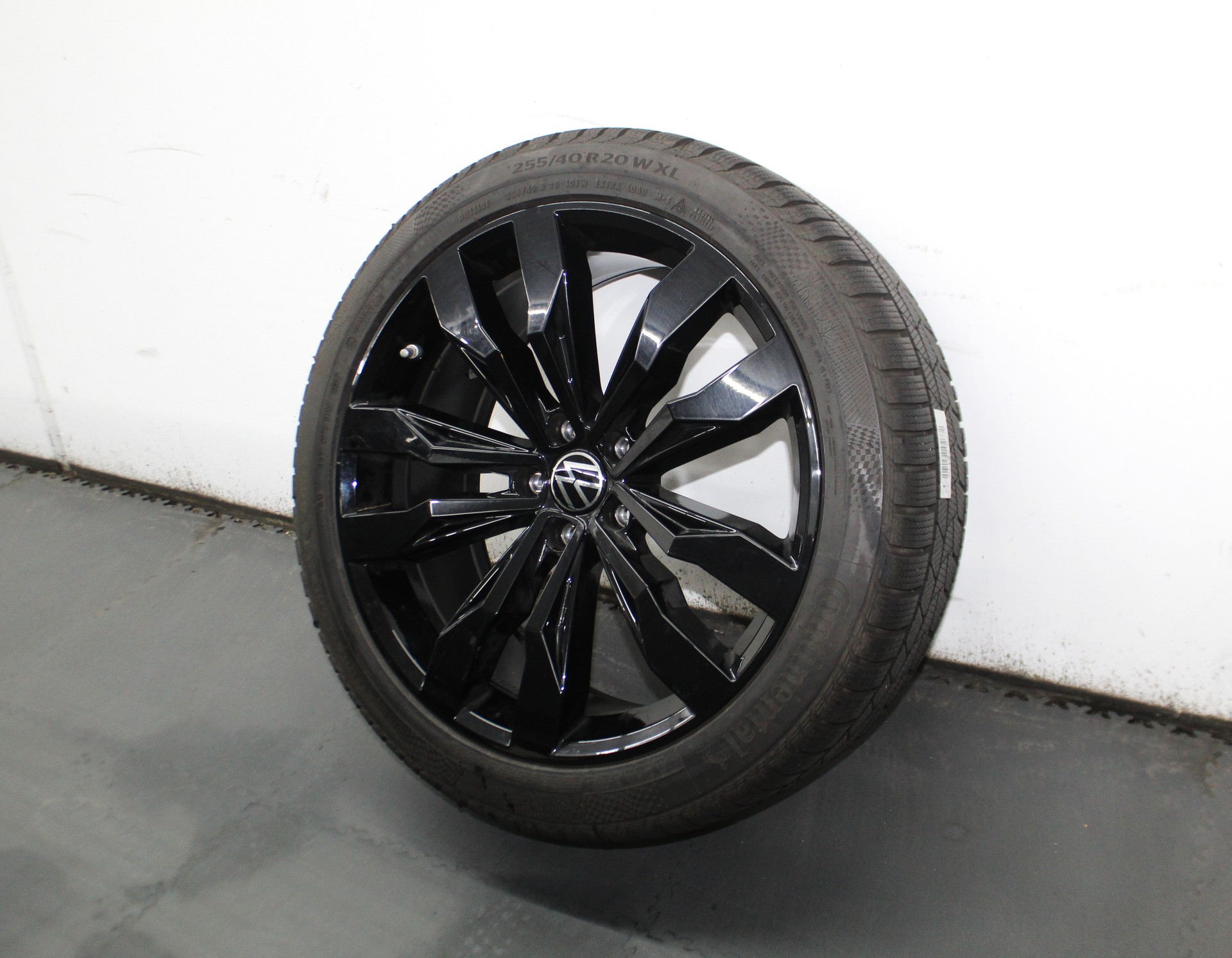 VW Tiguan 2.0TSI R 4Motion DSG "Black Style" Akrapovic / CH-Fahrzeug-image-31