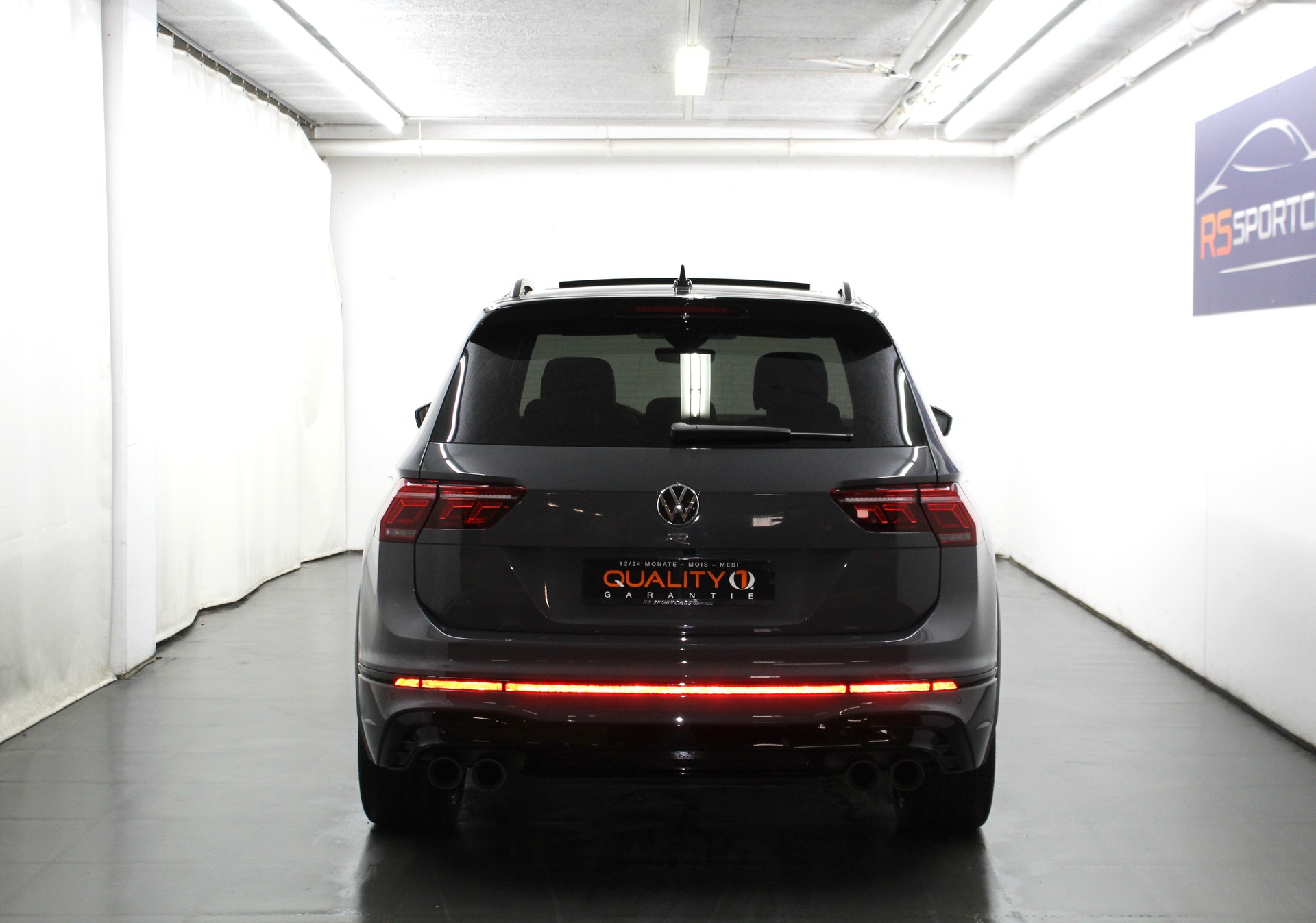 VW Tiguan 2.0TSI R 4Motion DSG "Black Style" Akrapovic / CH-Fahrzeug-image-5