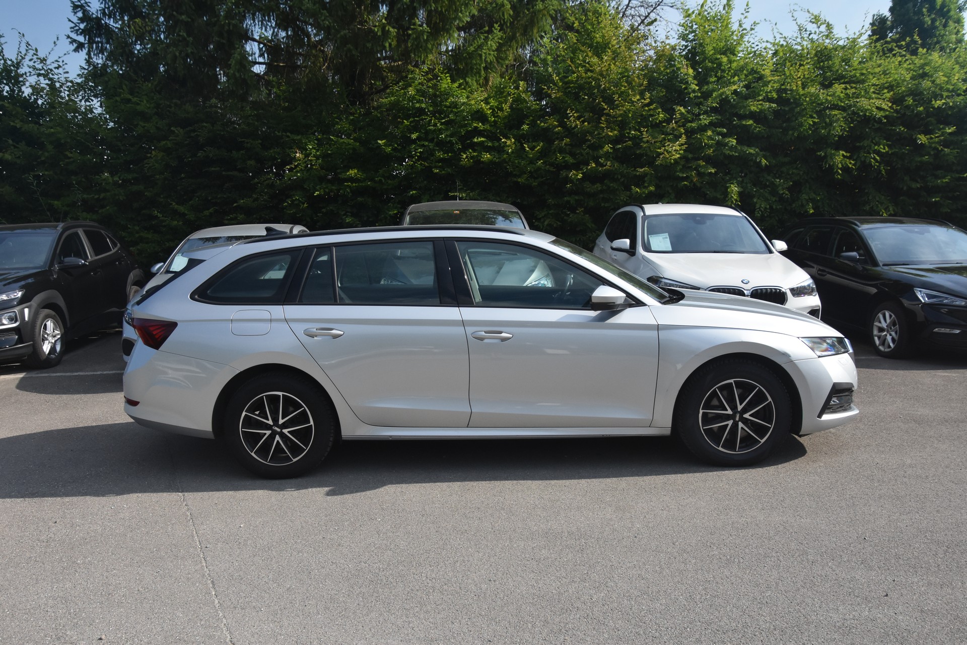 SKODA Octavia Combi 2.0 TDI DSG Ambition 4x4-image-3