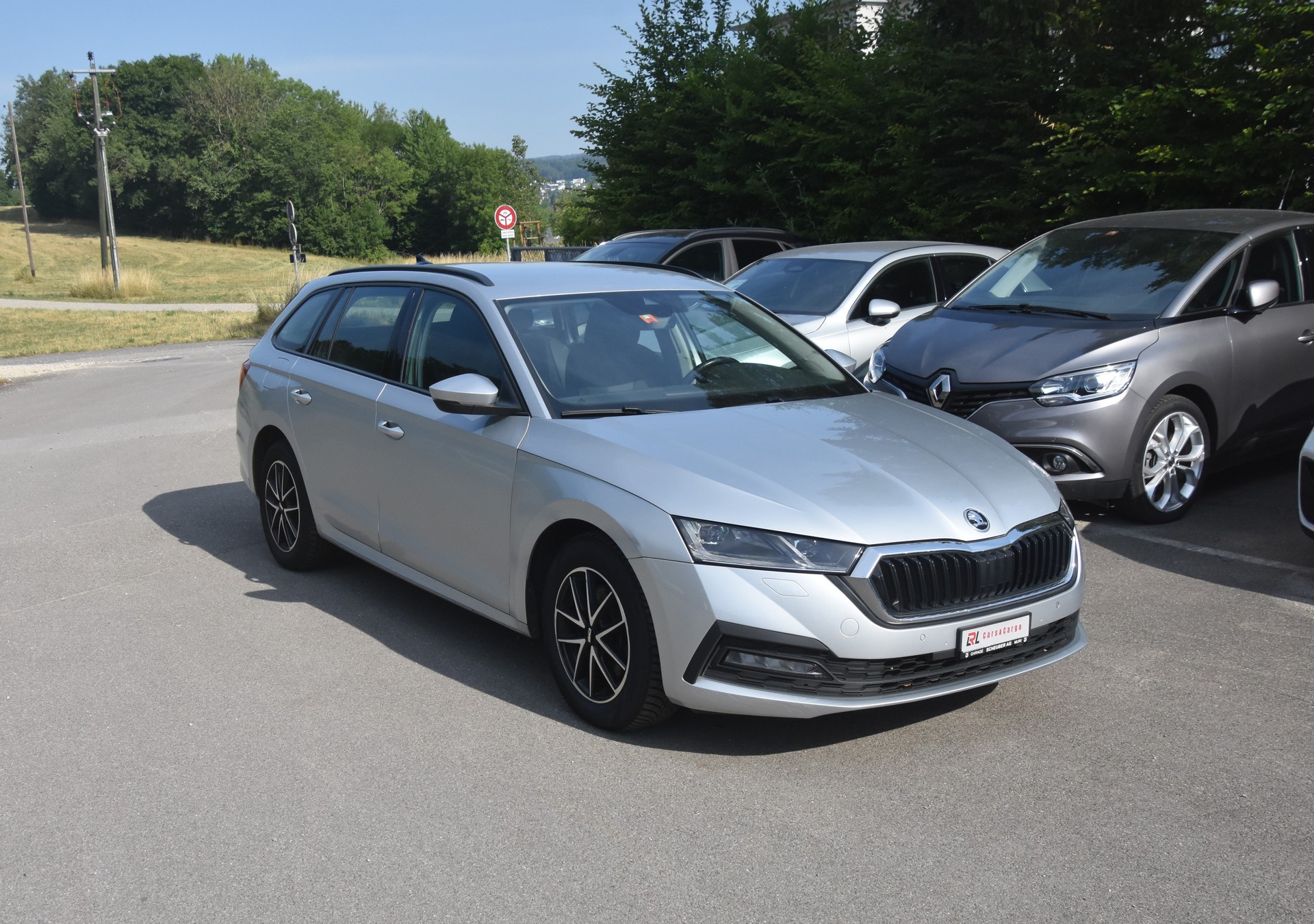 SKODA Octavia Combi 2.0 TDI DSG Ambition 4x4-image-0