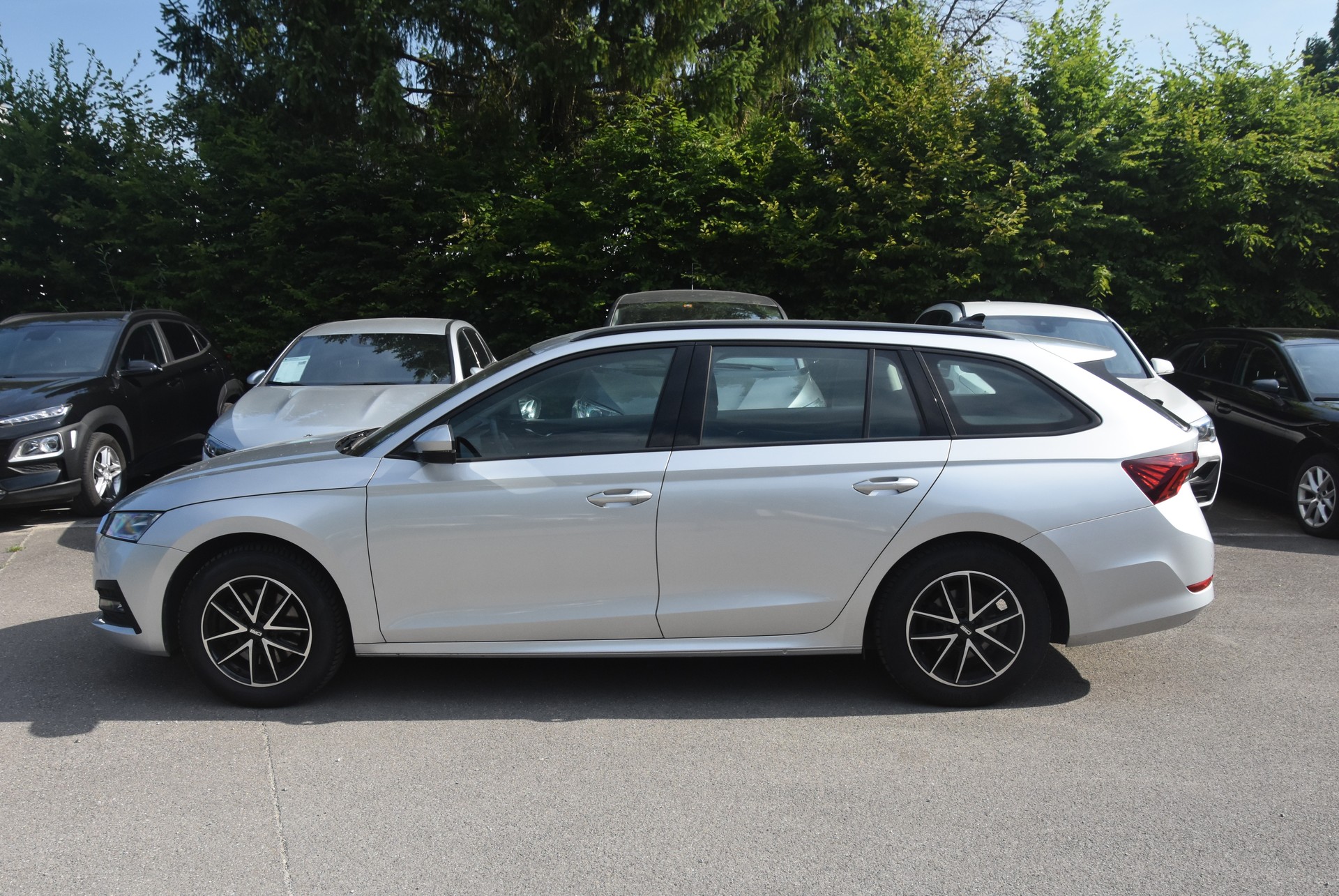 SKODA Octavia Combi 2.0 TDI DSG Ambition 4x4-image-7