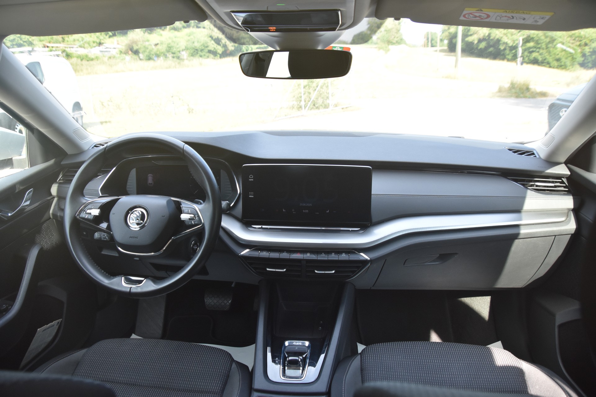 SKODA Octavia Combi 2.0 TDI DSG Ambition 4x4-image-9