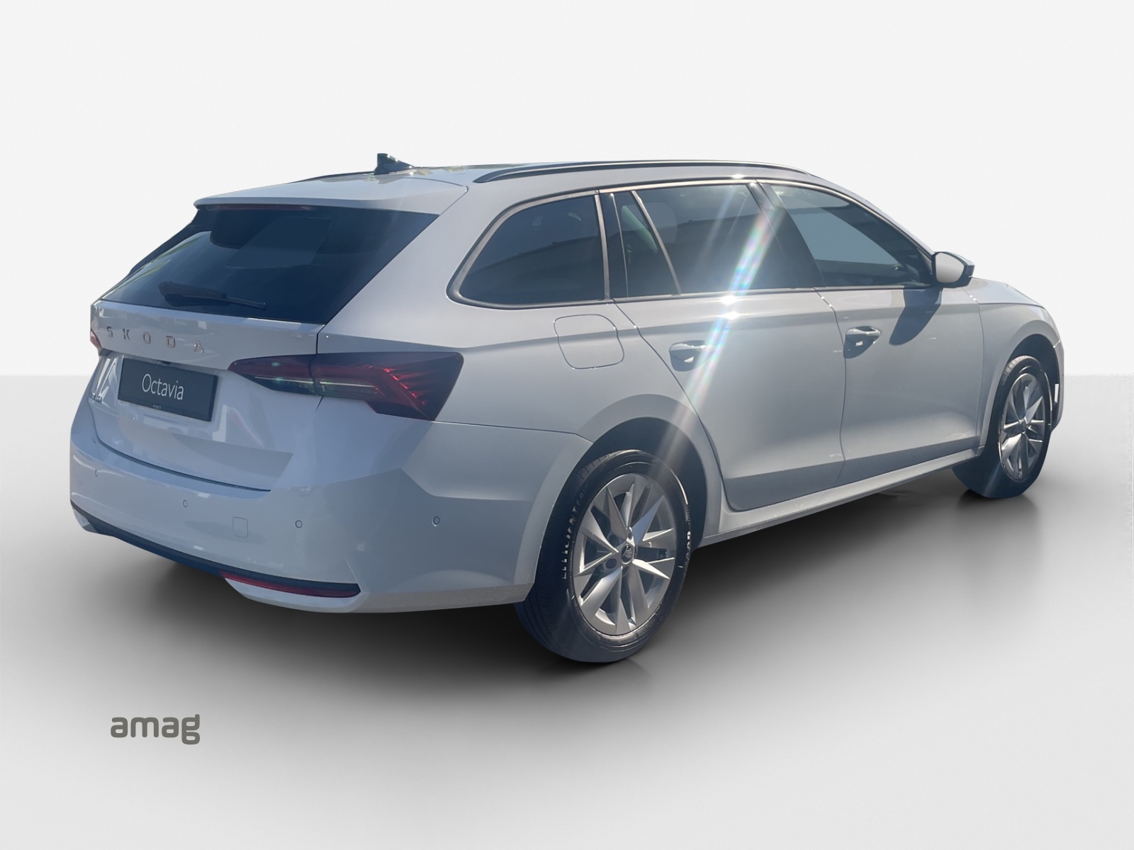 SKODA Octavia Combi 2.0 TDI DSG Selection-image-14