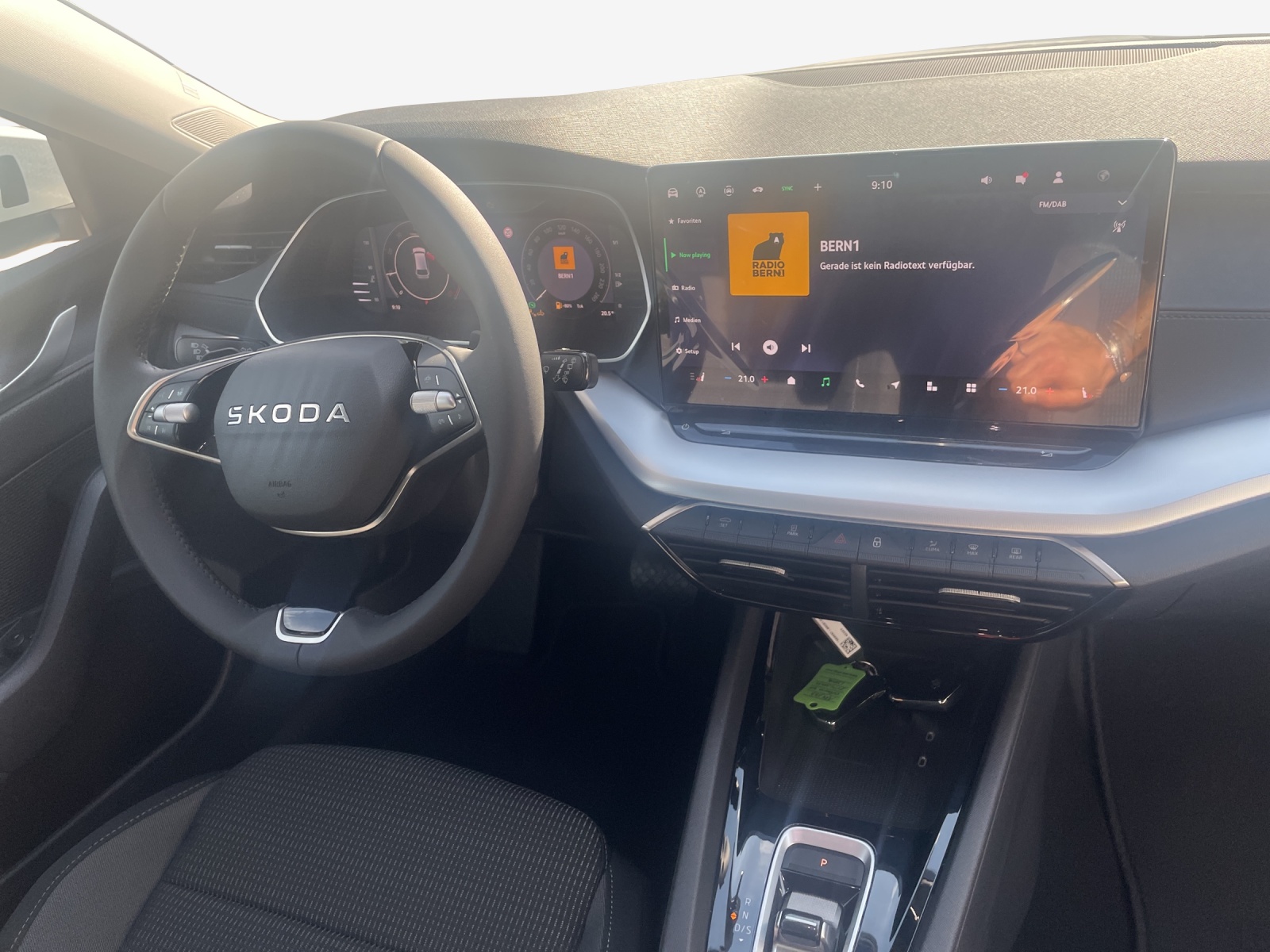 SKODA Octavia Combi 2.0 TDI DSG Selection-image-3