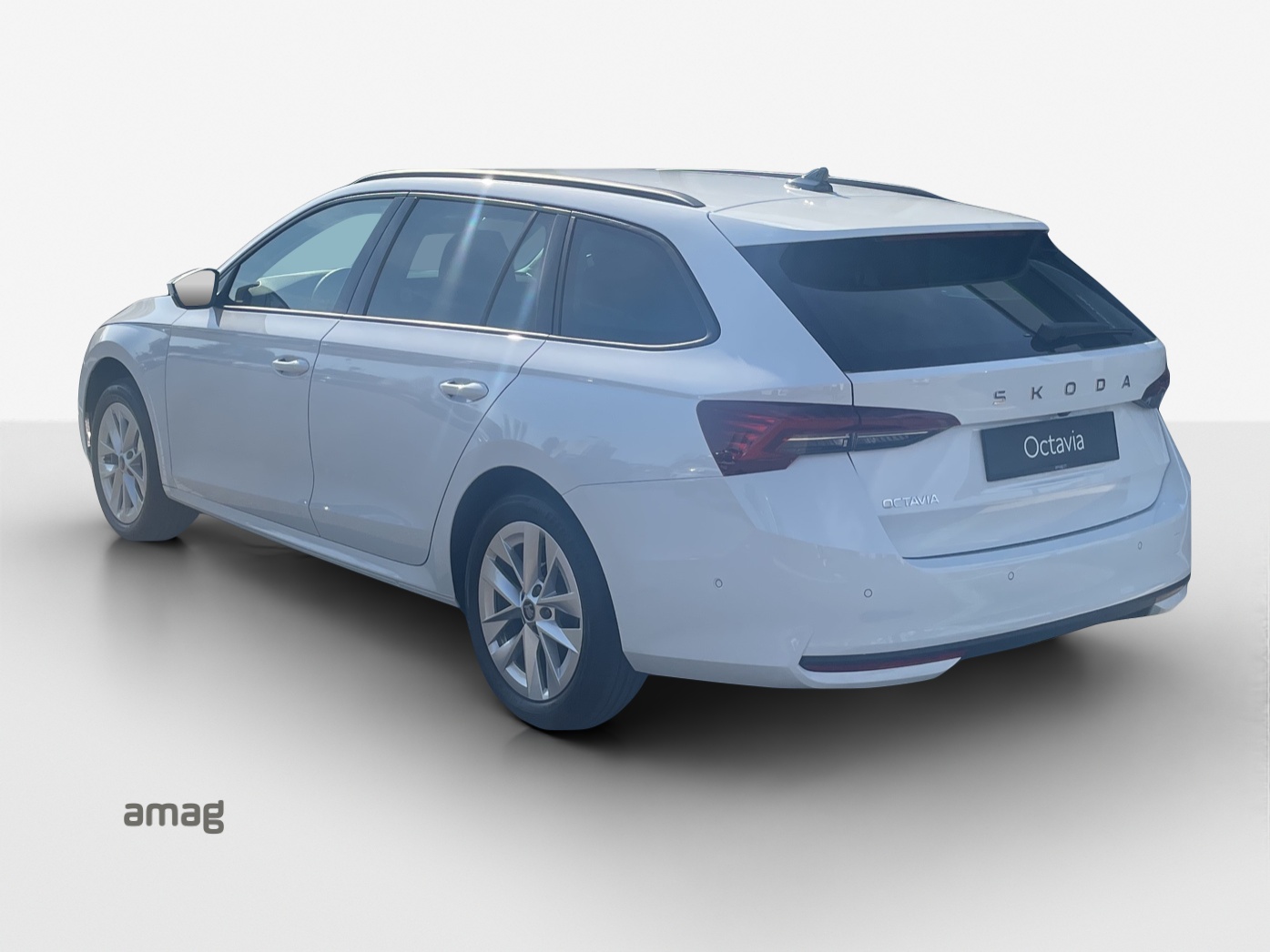 SKODA Octavia Combi 2.0 TDI DSG Selection-image-12