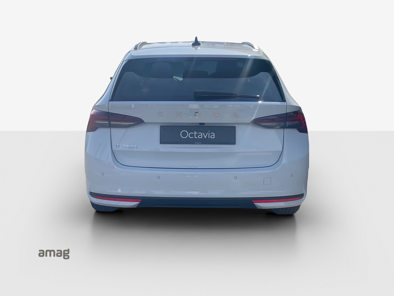 SKODA Octavia Combi 2.0 TDI DSG Selection-image-13