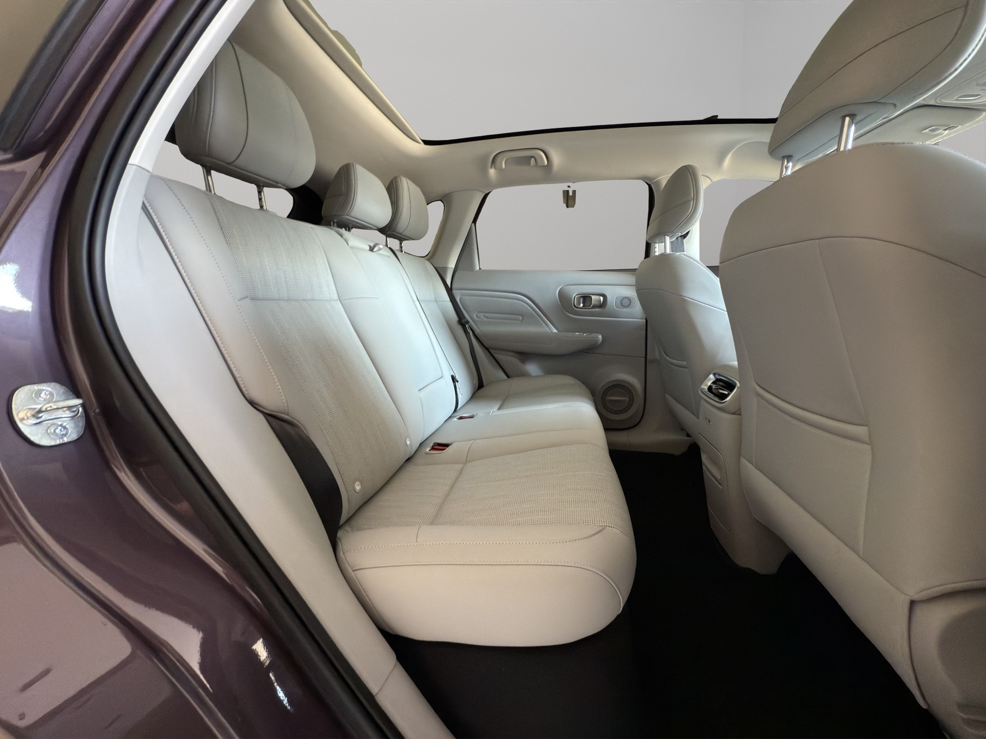 LEAPMOTOR B10 1.5 Hybrid EV-image-16